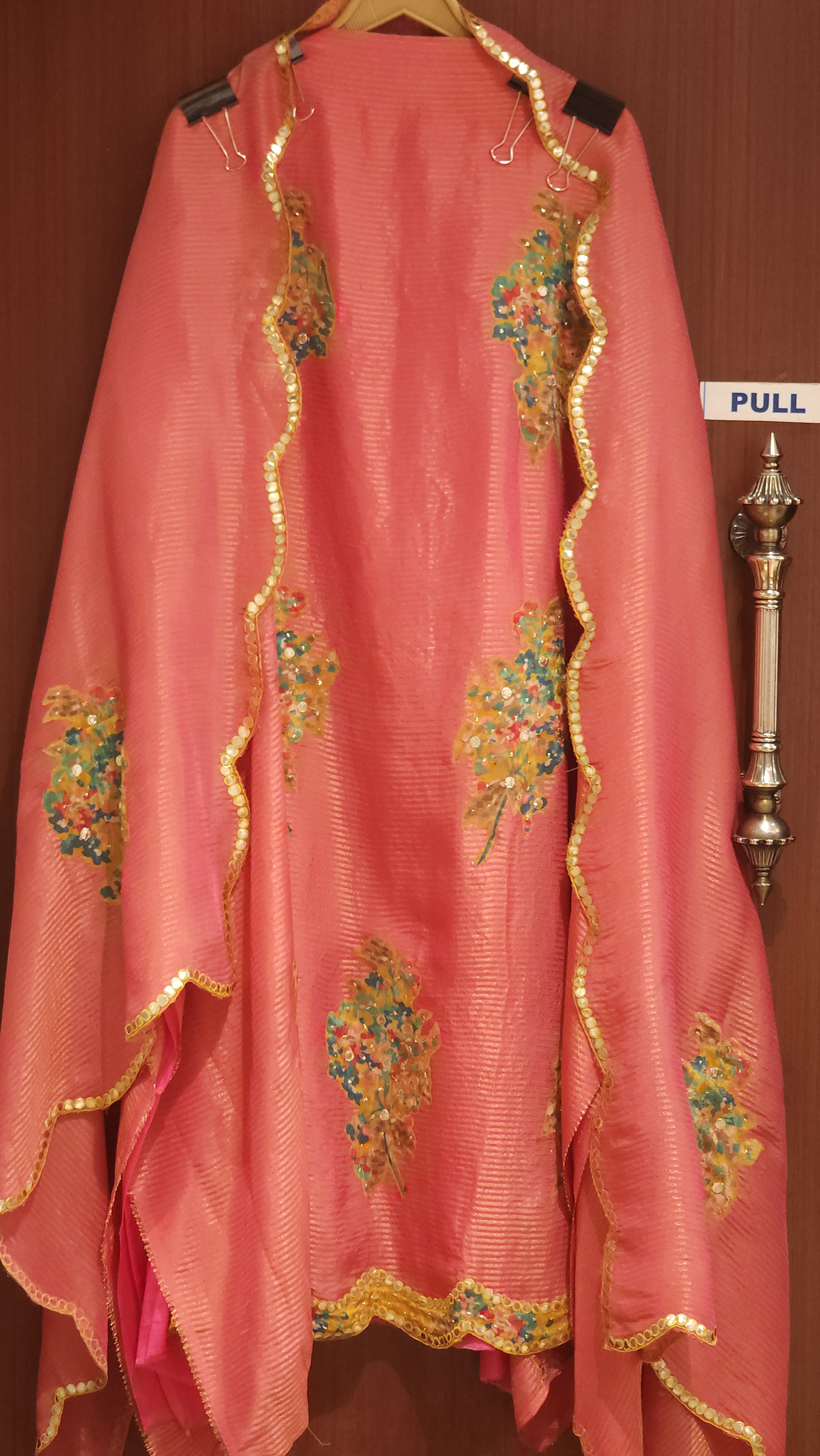 Applique style in GOLD LUREX shimmer tissue
