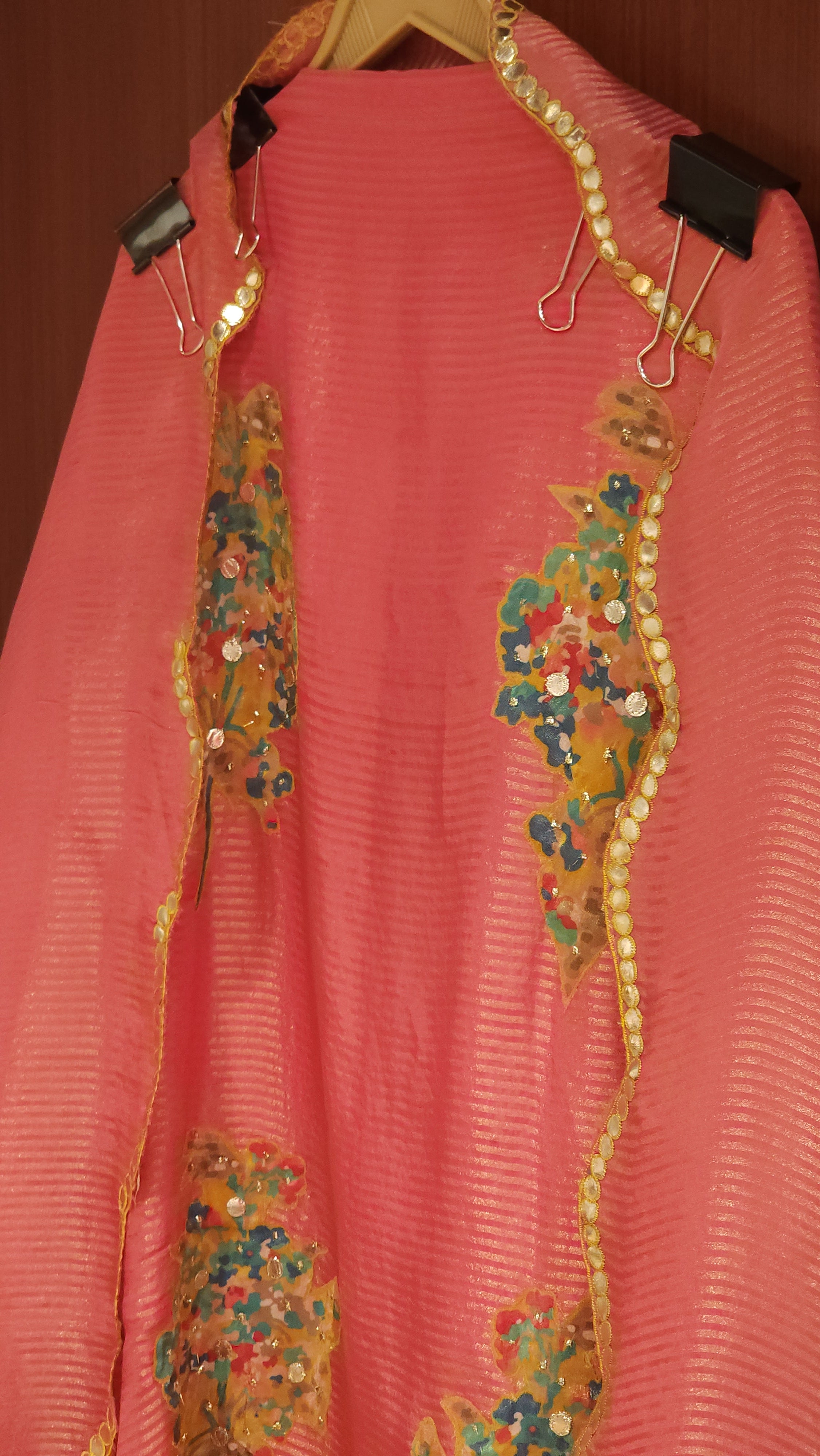 Applique style in GOLD LUREX shimmer tissue