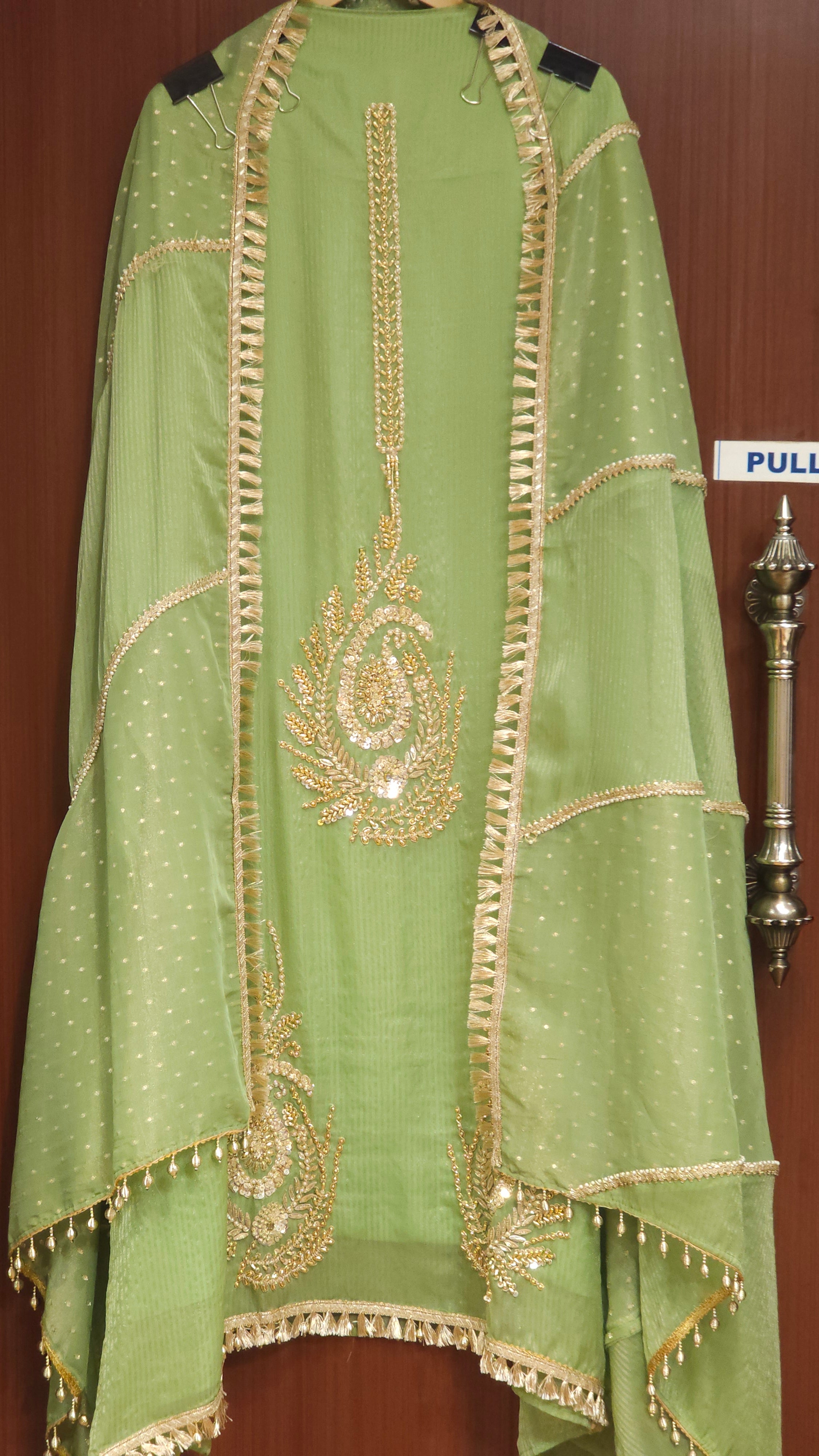 Ornamental Embroidery Self-Tissue Suit