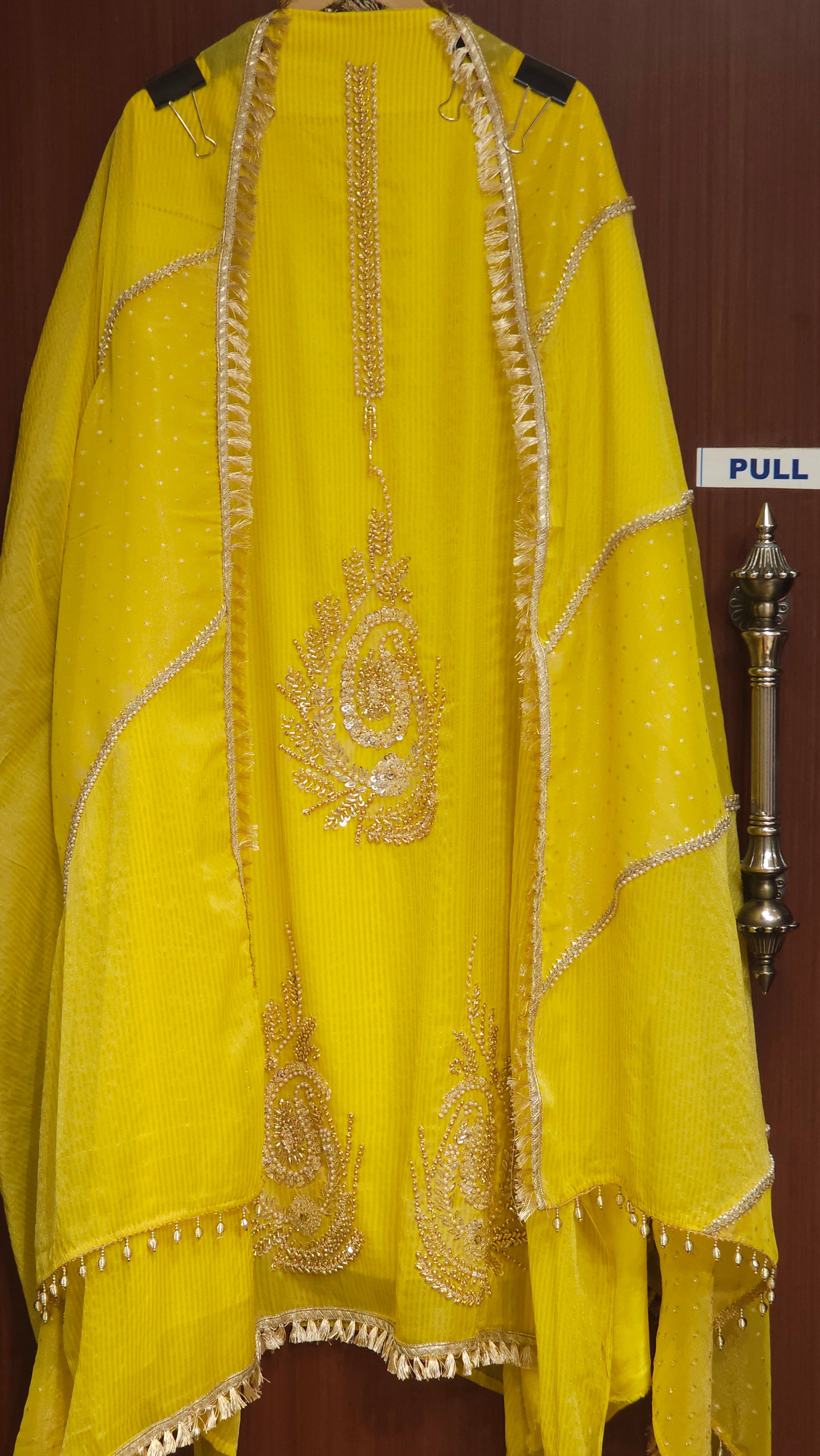 Ornamental Embroidery Self-Tissue Suit