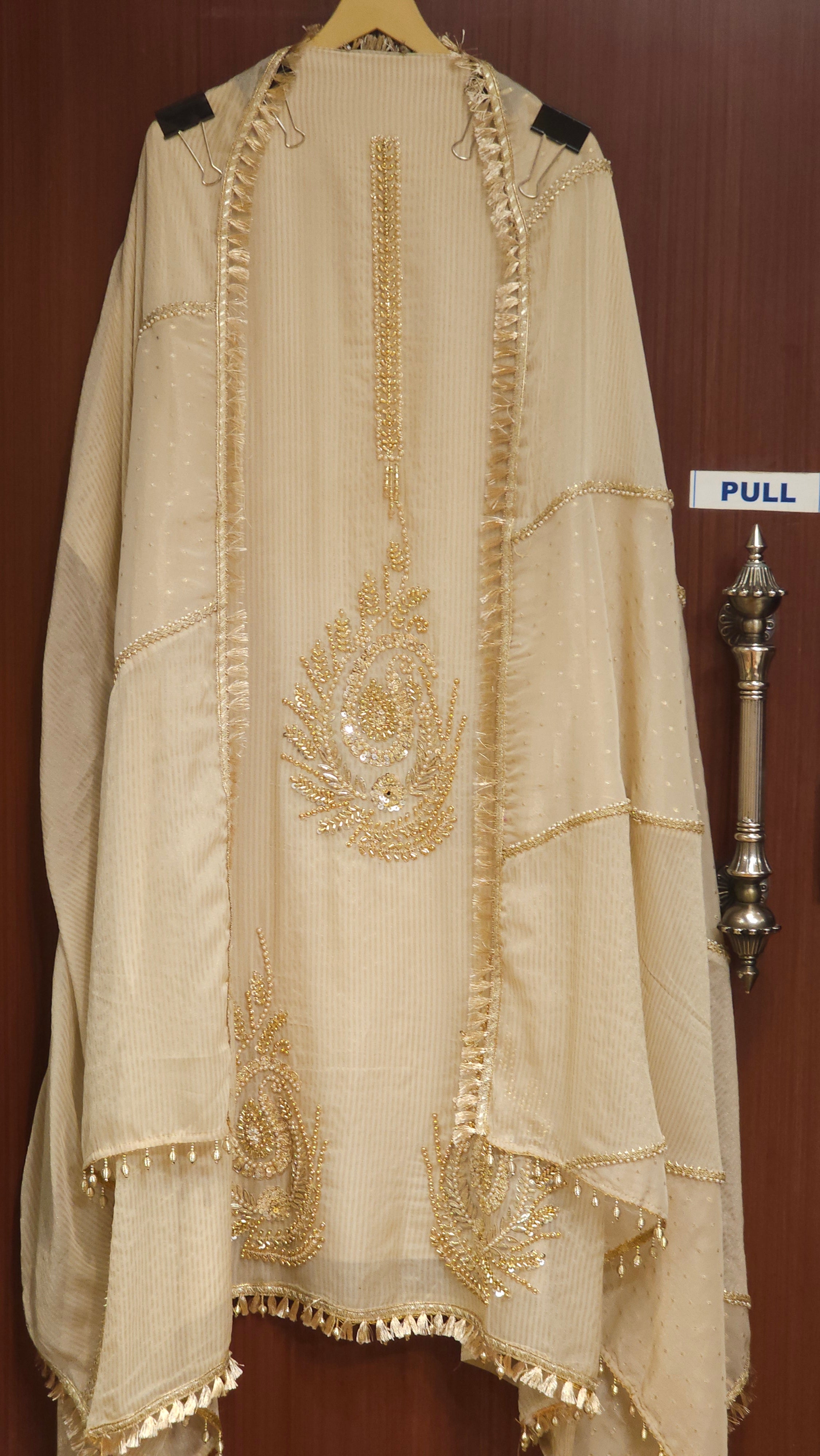 Ornamental Embroidery Self-Tissue Suit