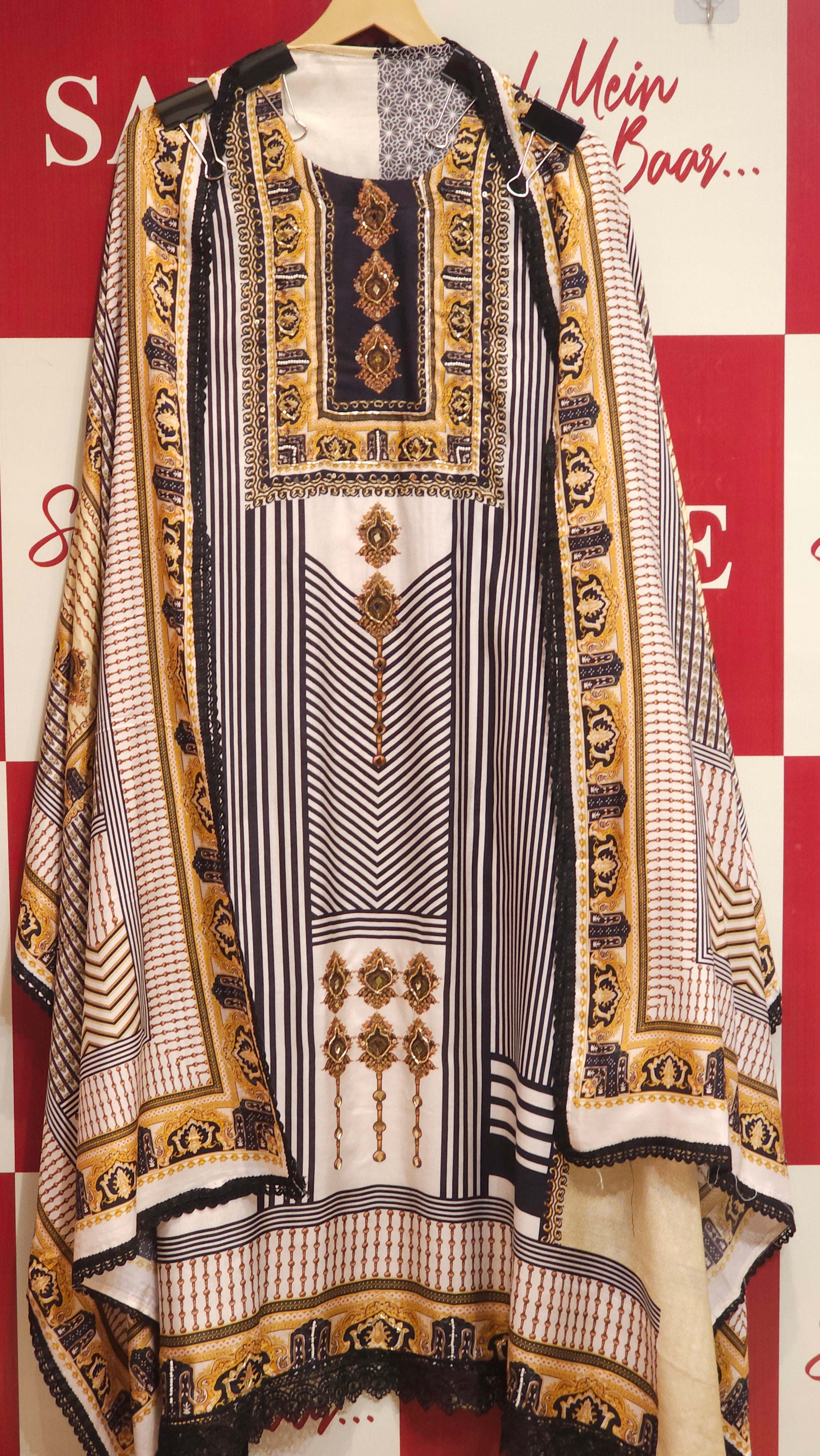 Geometric Pakistani Muslin Suit