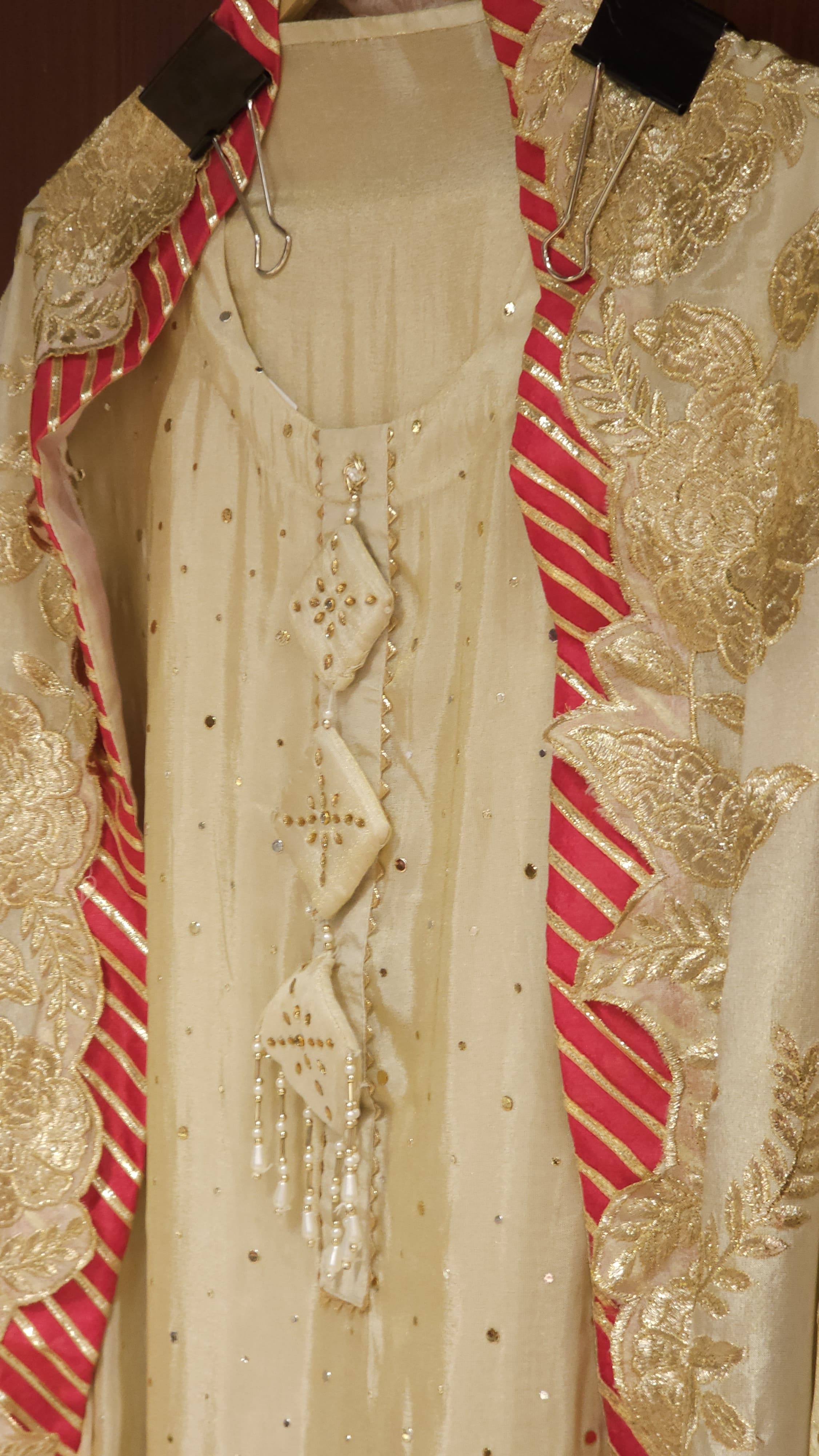 Bold Borders, Heavy Dupatta, Graceful Suit