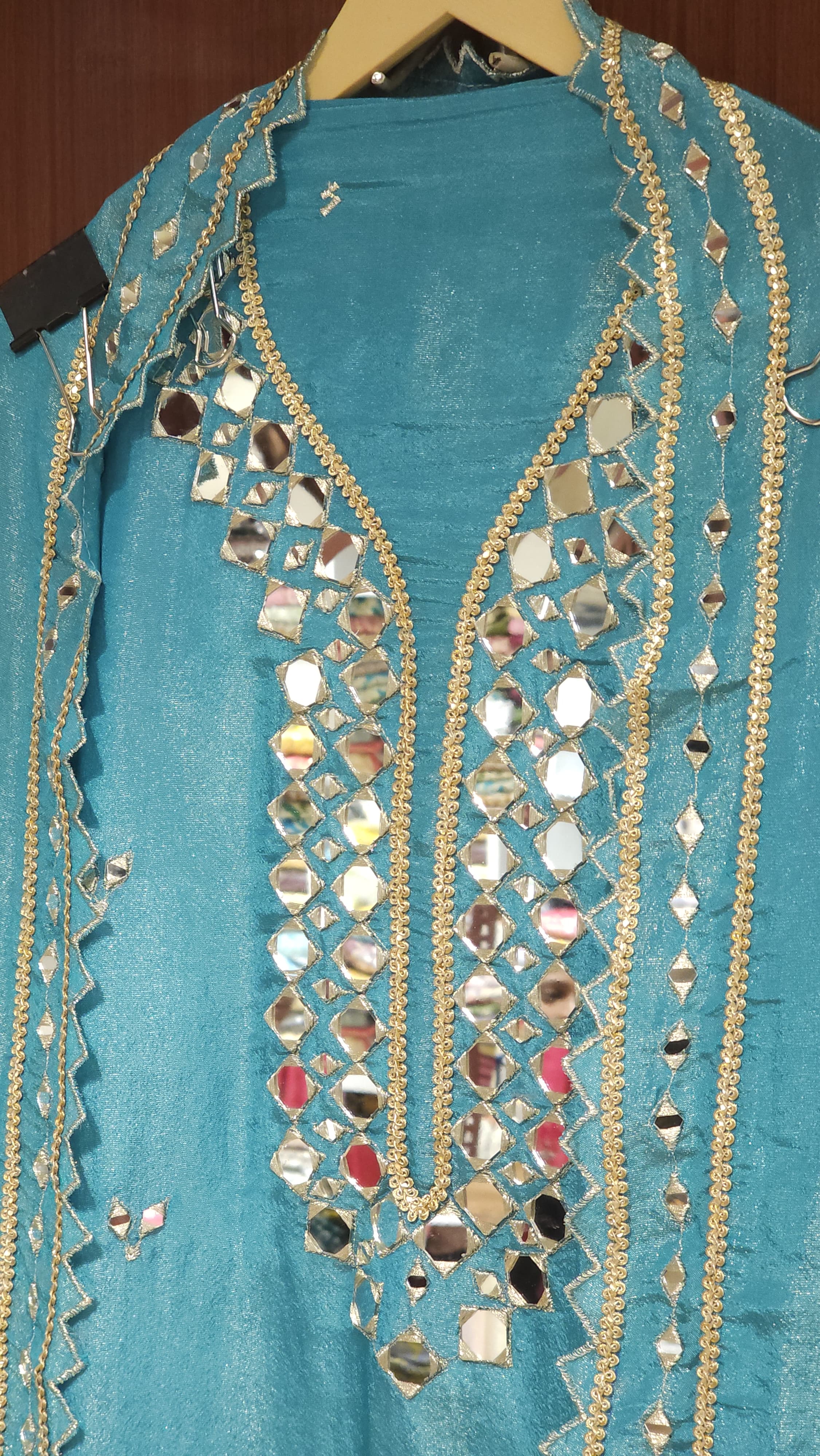 Mirror Glam is Back – In Fresh Festive Colours!