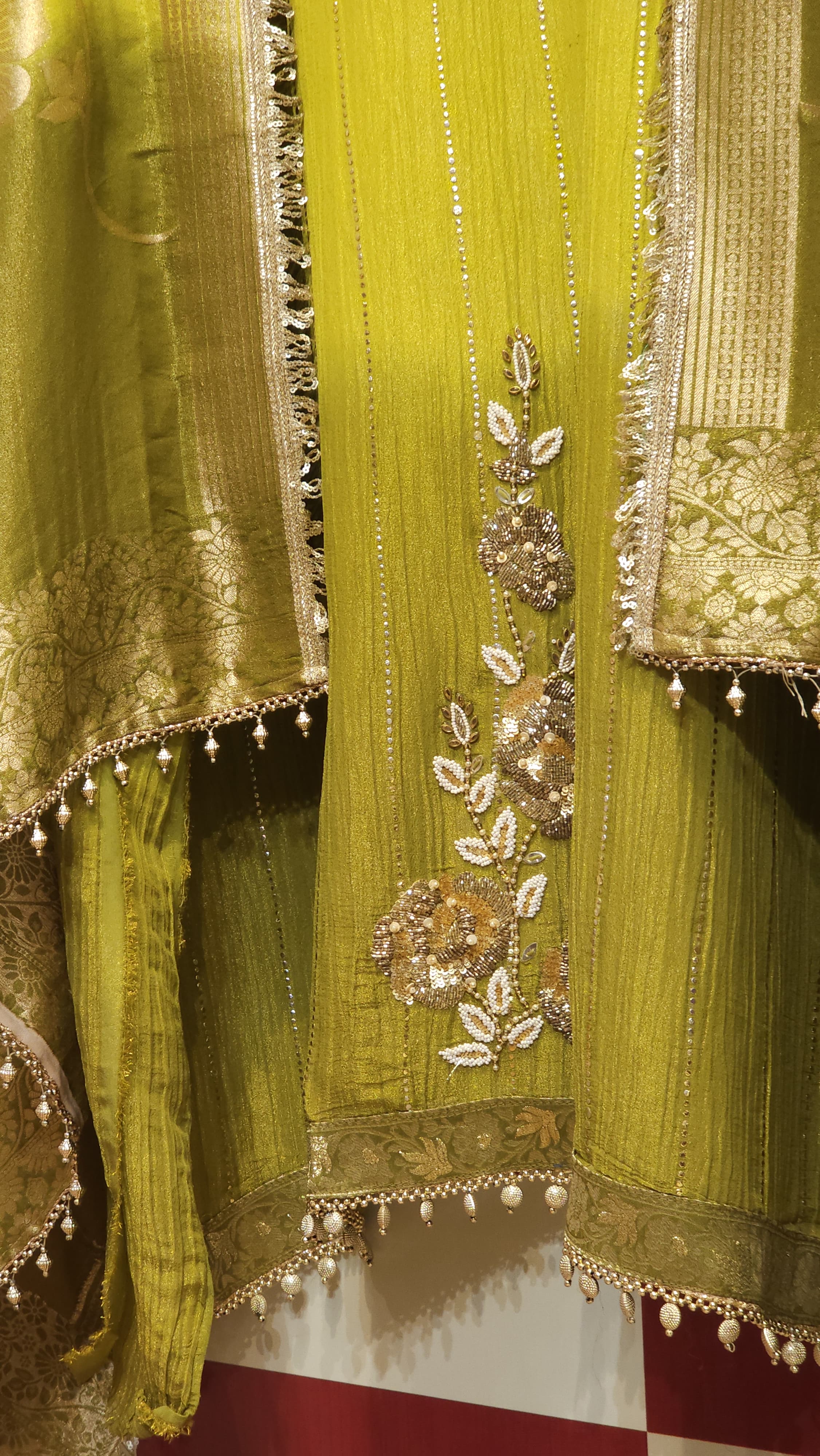Crushed Tissue & Banarasi Gold Glam