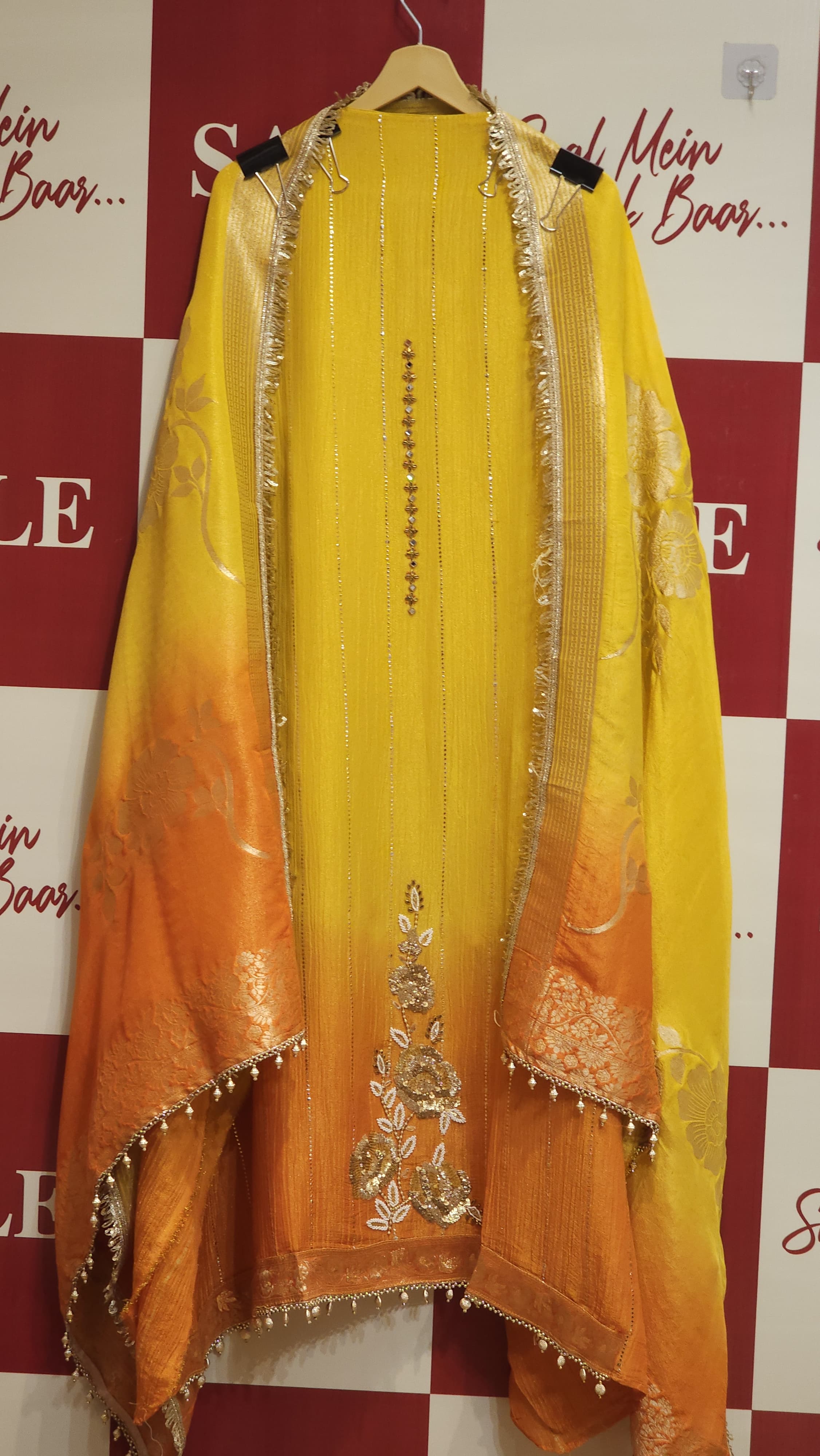 Crushed Tissue & Banarasi Gold Glam