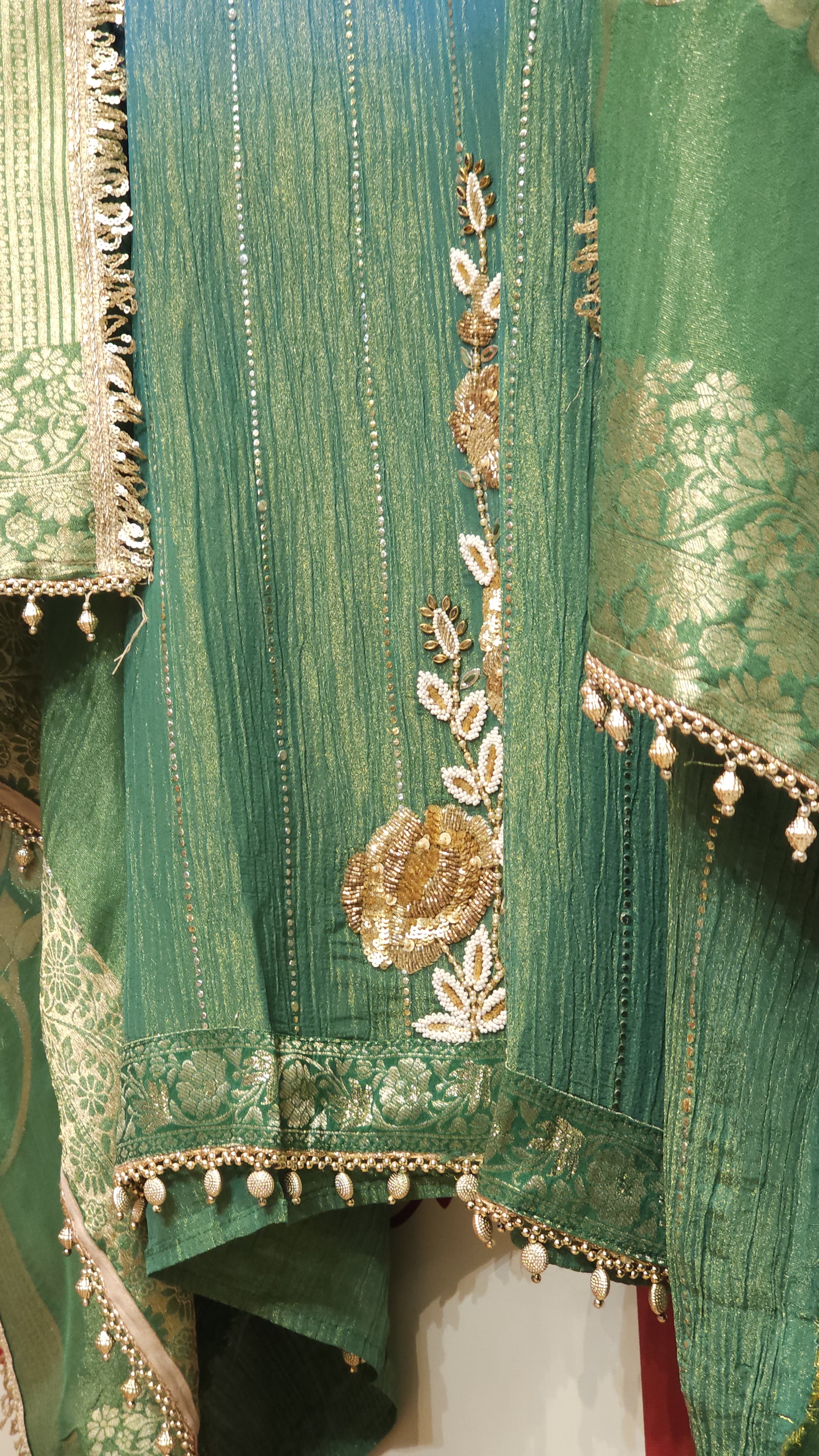 Crushed Tissue & Banarasi Gold Glam
