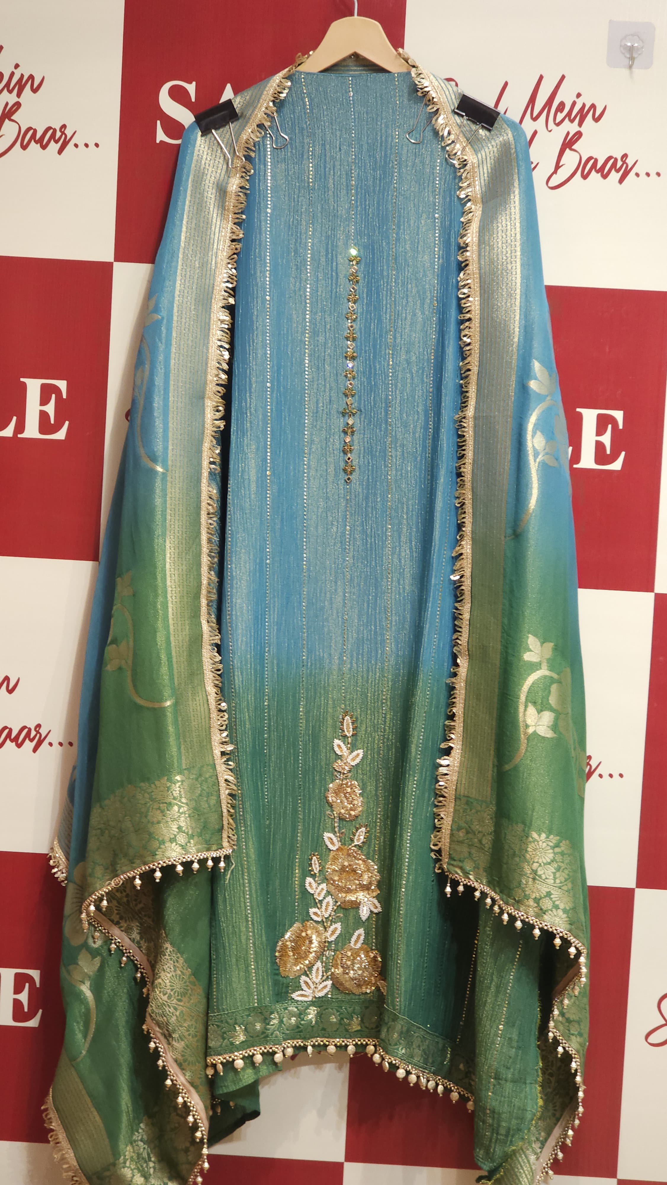 Crushed Tissue & Banarasi Gold Glam