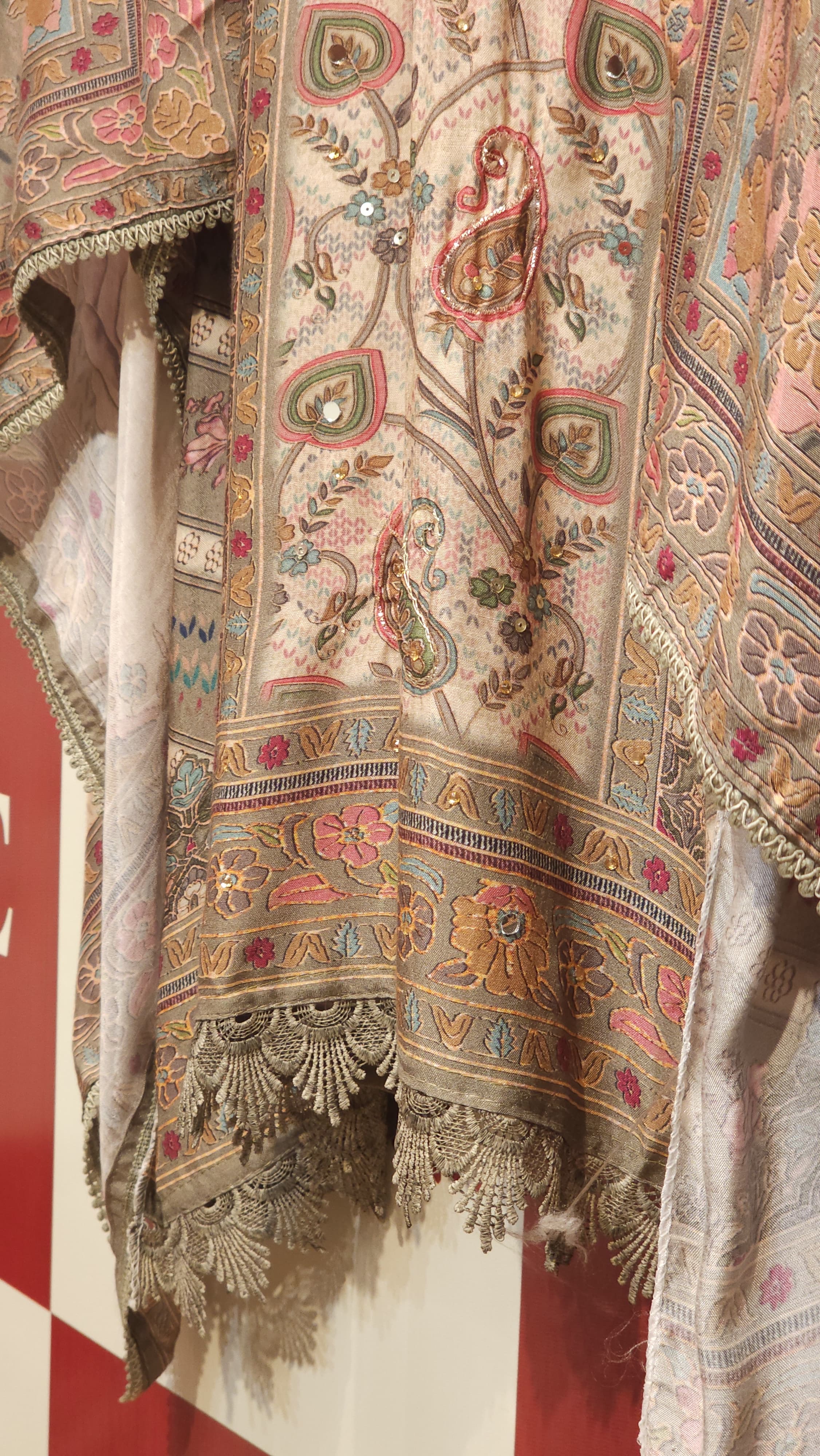Pakistani Muslin Embroidered Suit – Dual Designs