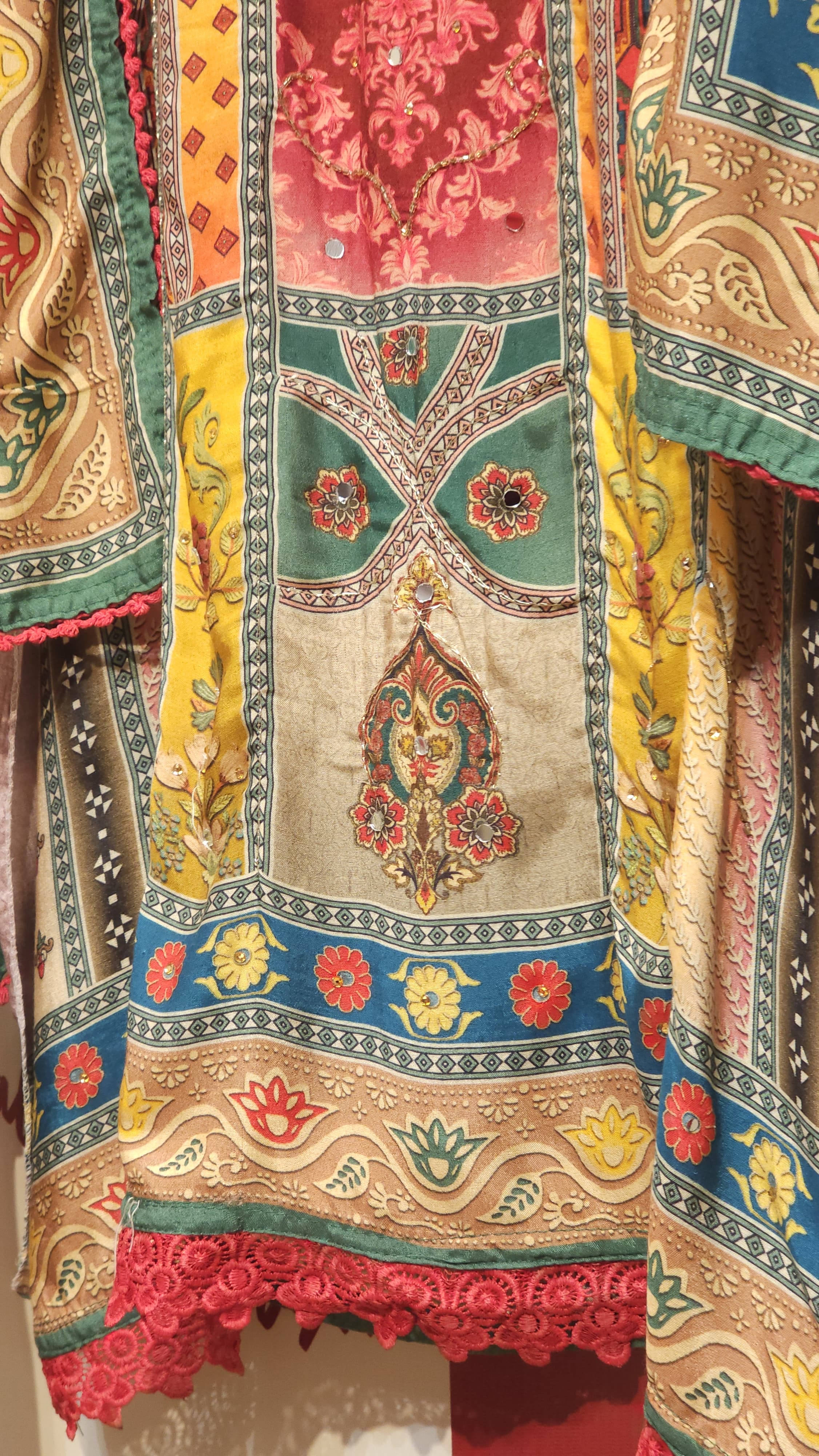 Pakistani Muslin Embroidered Suit – Dual Designs