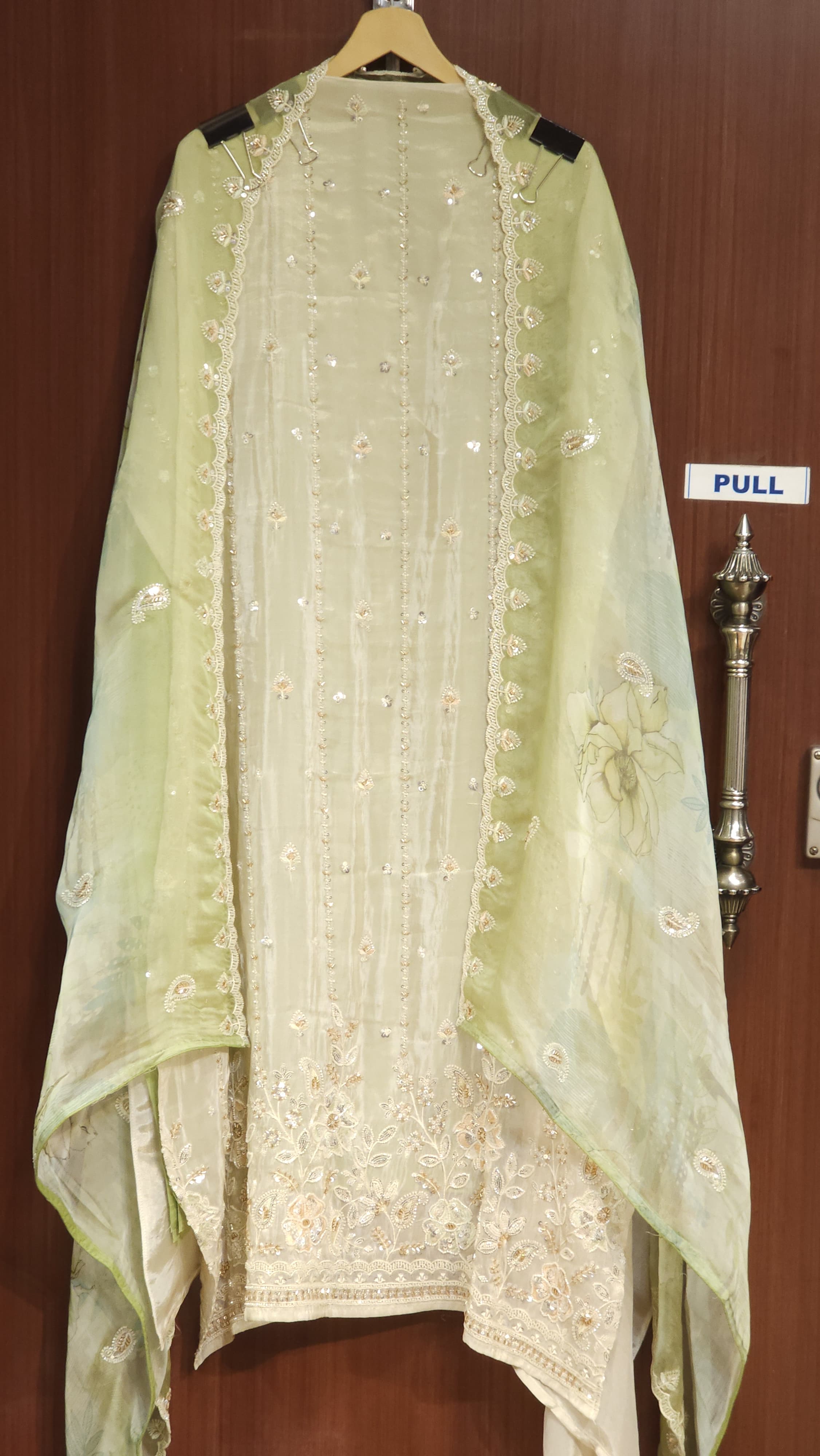 Viral : Pure shimmer tissue suit (New Dupatta)