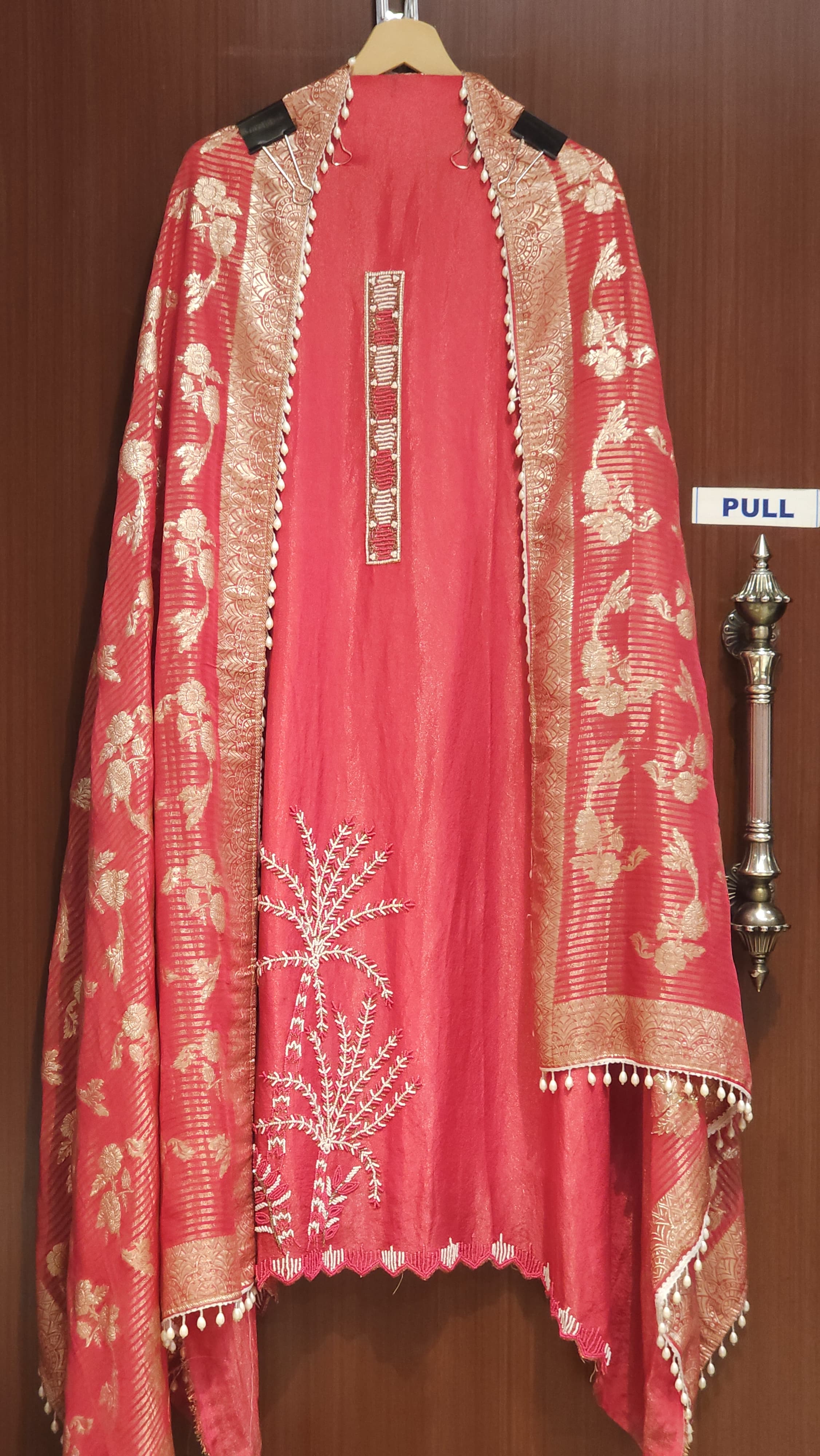 New Design in Viral- Banarasi Gold Dupatta