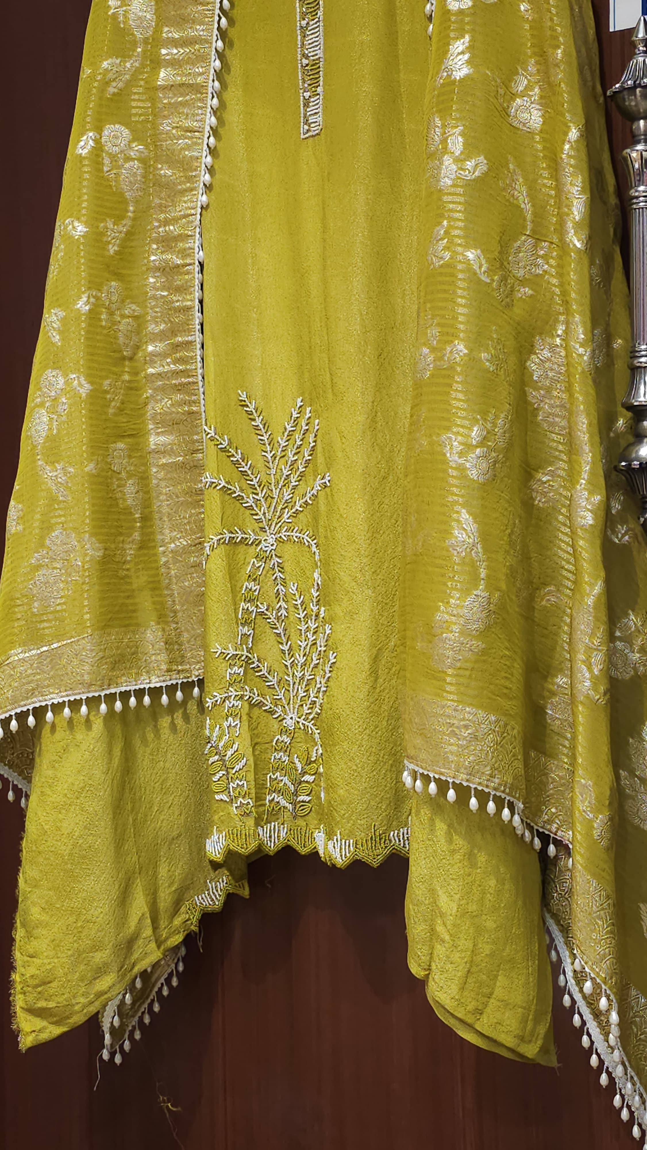 New Design in Viral- Banarasi Gold Dupatta