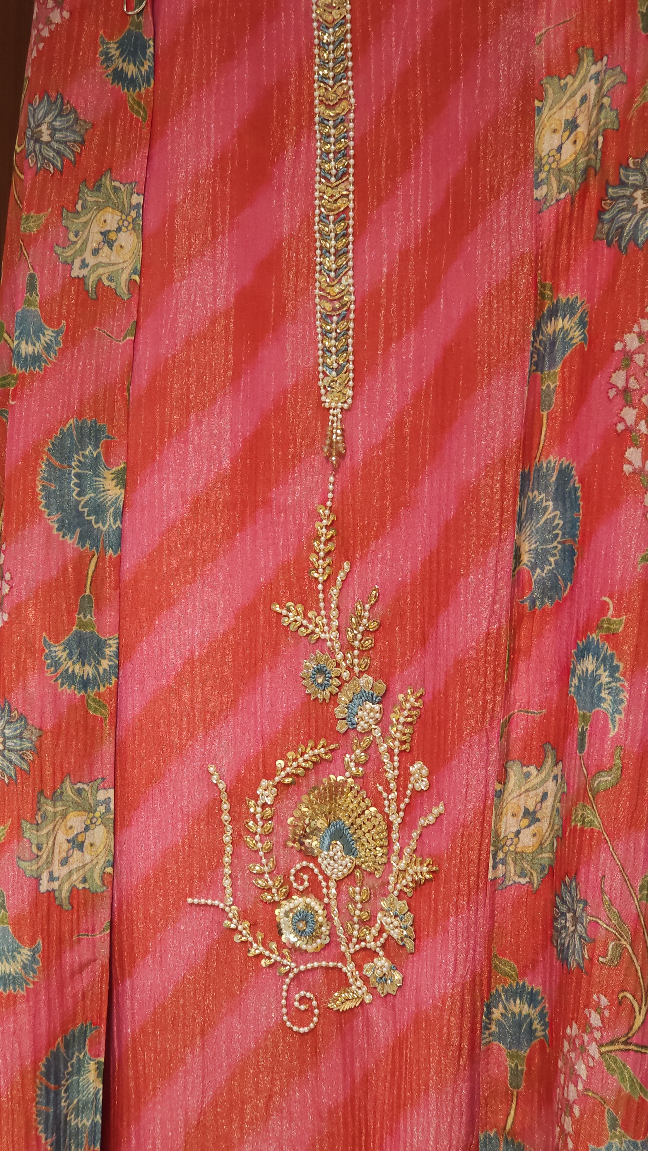 Ornamental Embroidery Crushed Shimmer Tissue Suit
