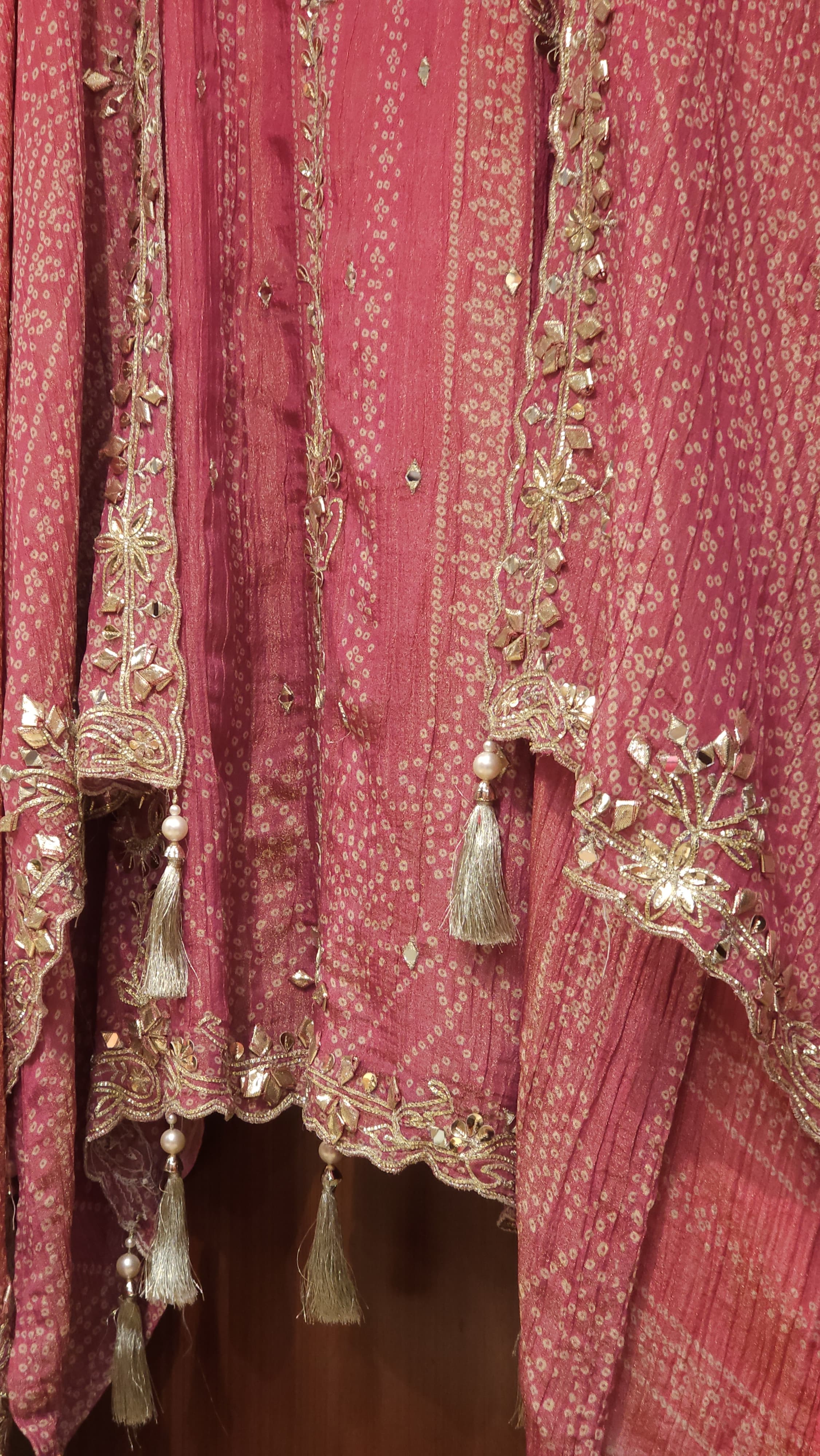 Bandhani Printed, Embroidered Crushed Shimmer tissue Suit