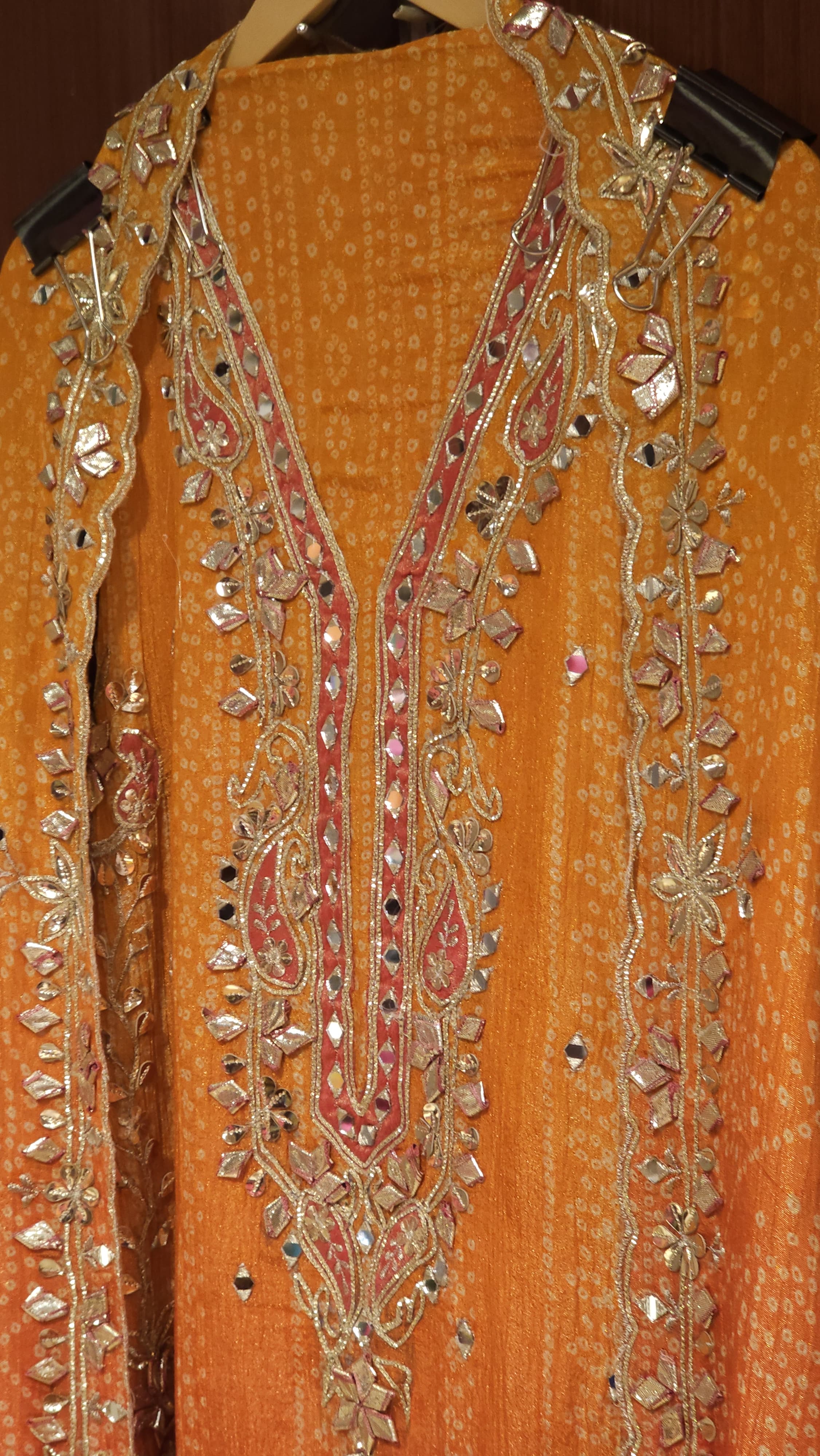 Bandhani Printed, Embroidered Crushed Shimmer tissue Suit