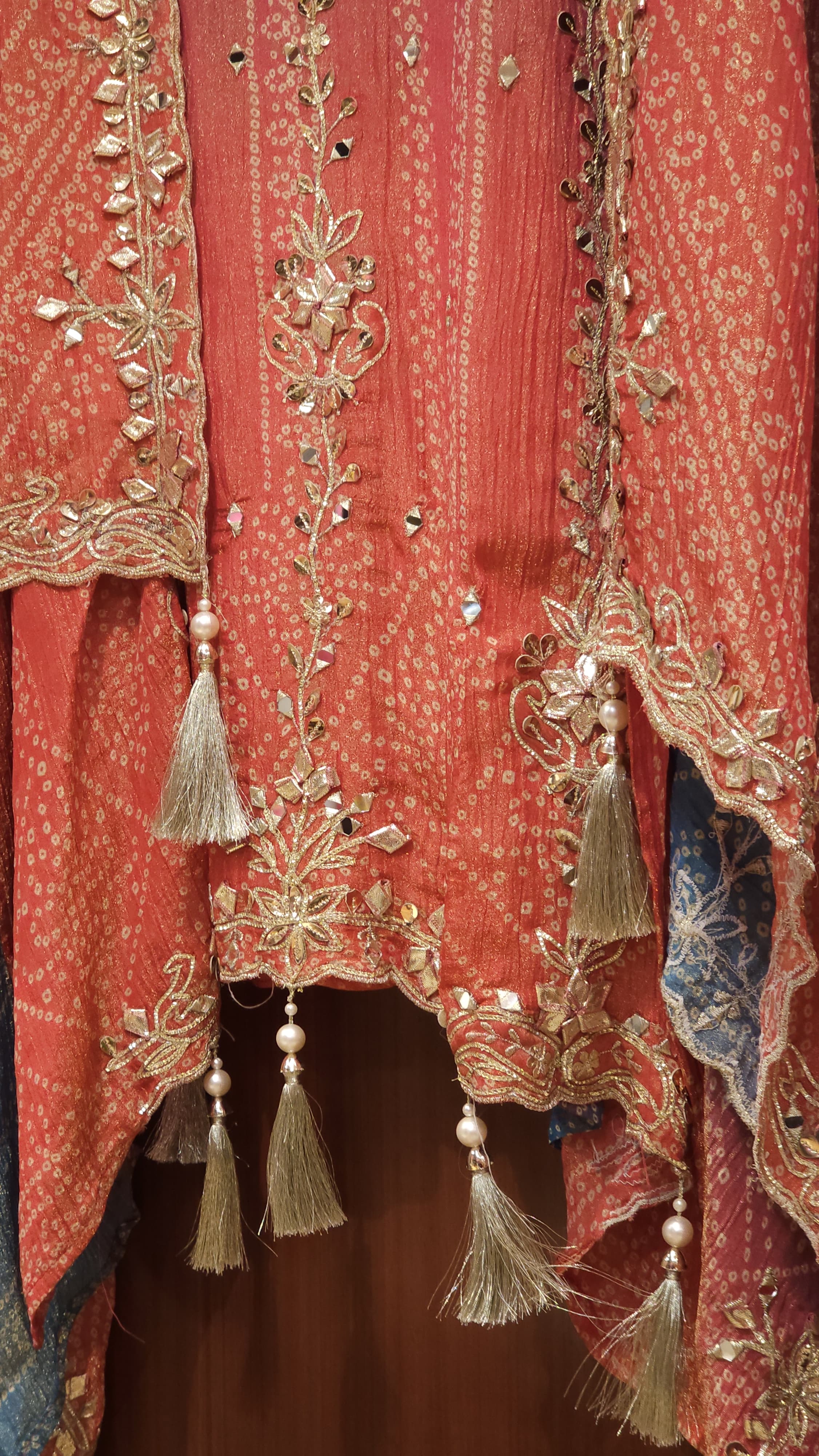 Bandhani Printed, Embroidered Crushed Shimmer tissue Suit