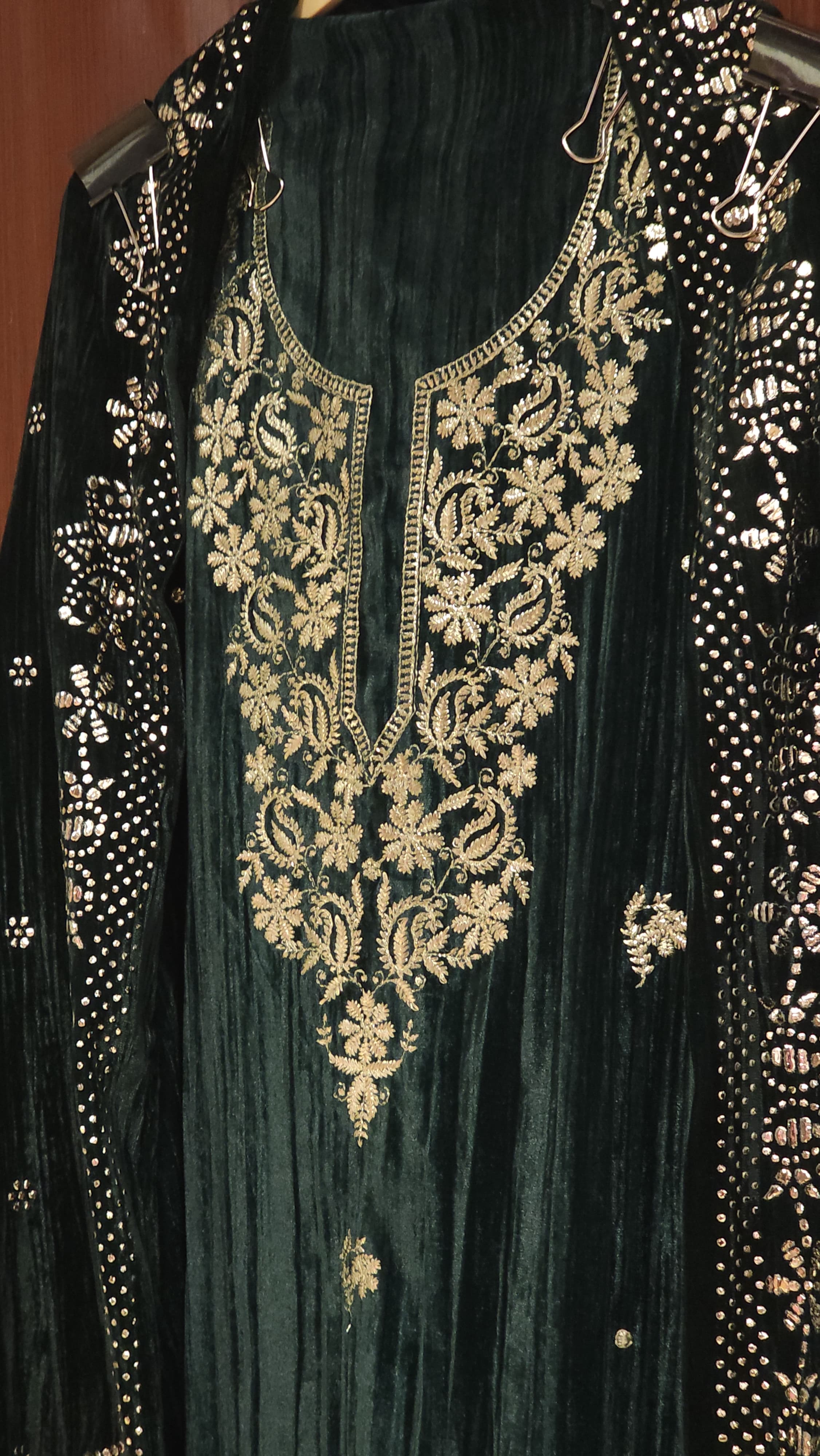 Luxury Crushed Velvet Pitta & Mukaish Suit