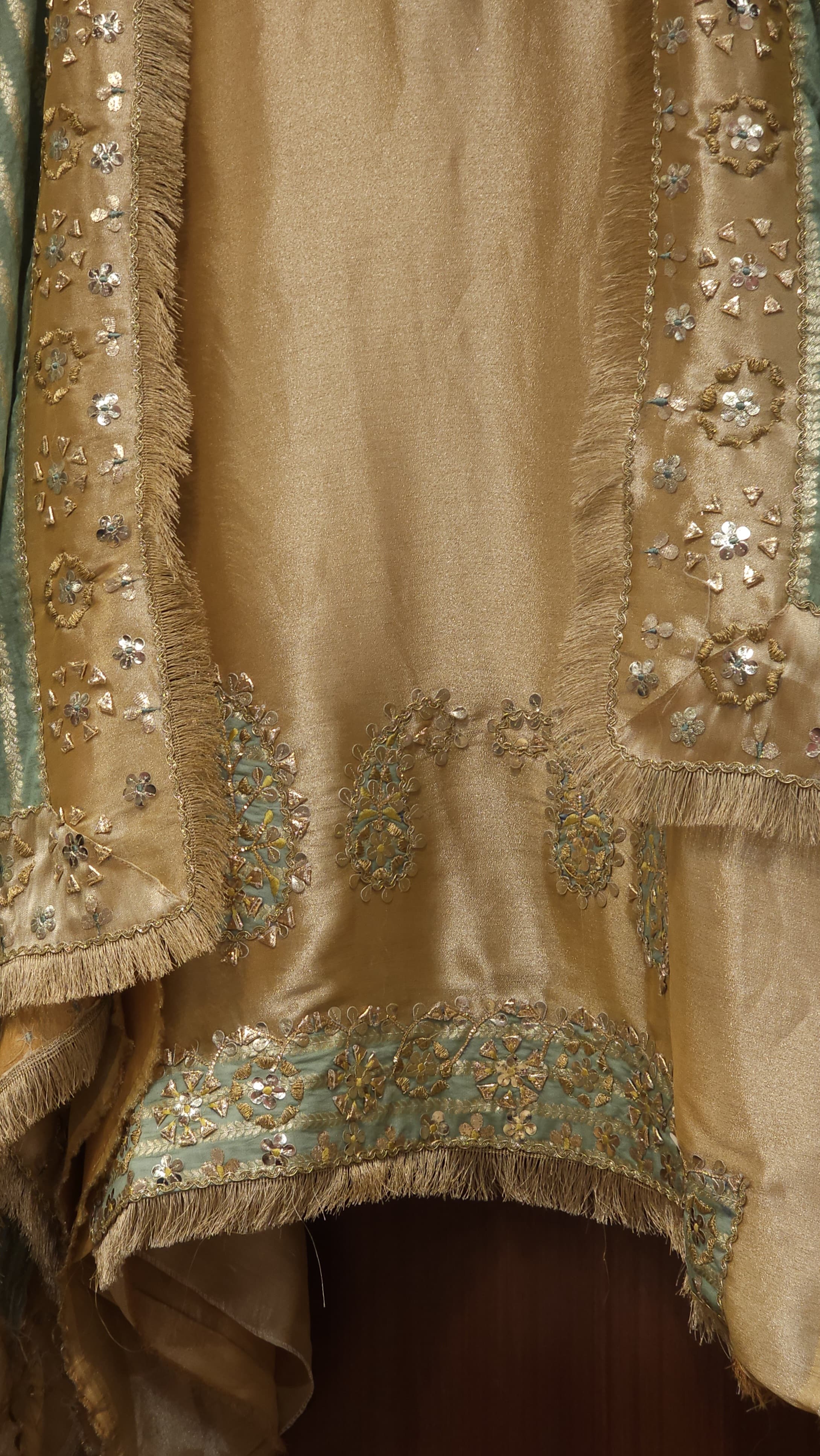 Viral Design Returns - The Russian Tissue Edit