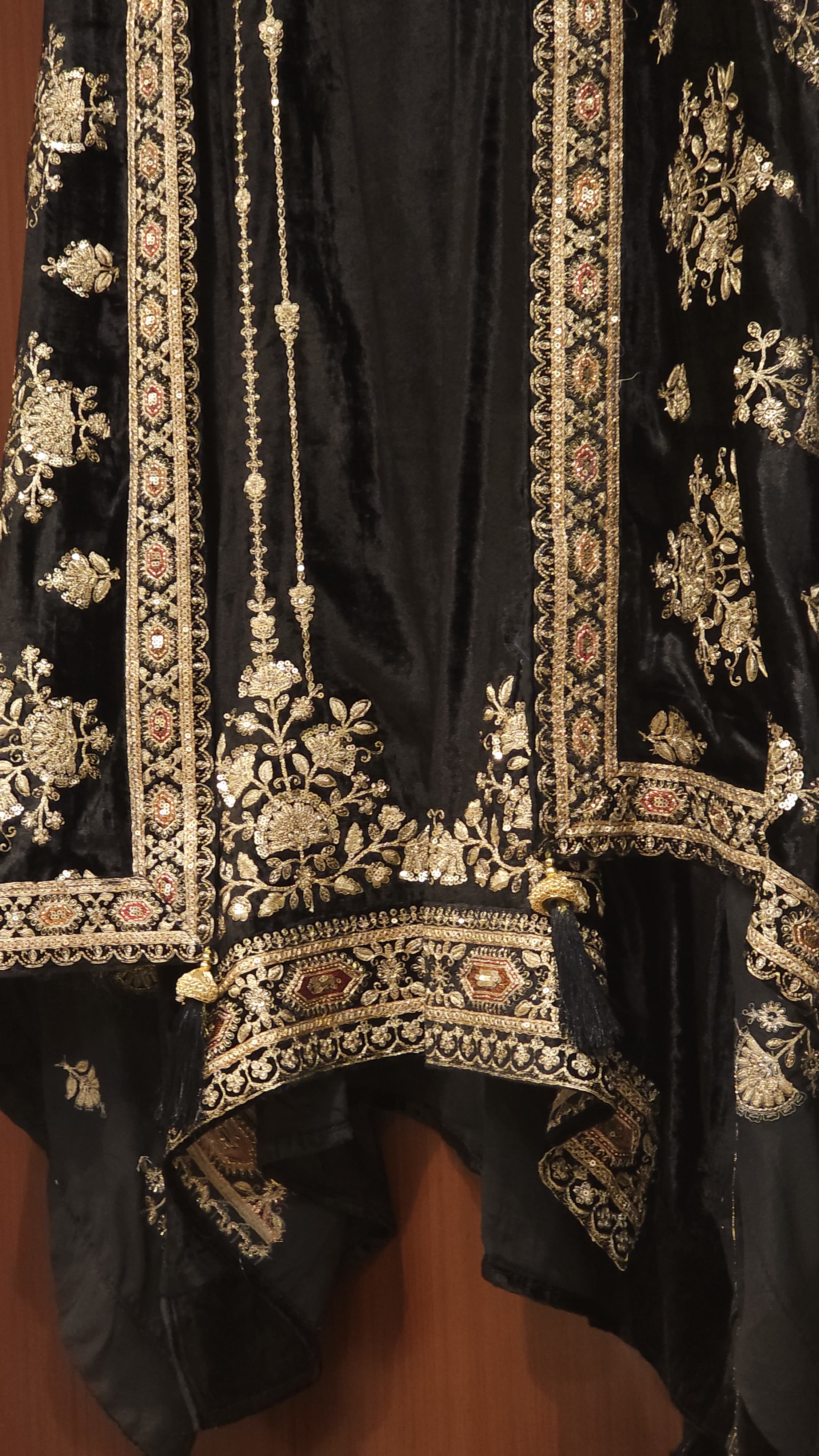 Velvet -Odhni Suit 1.O