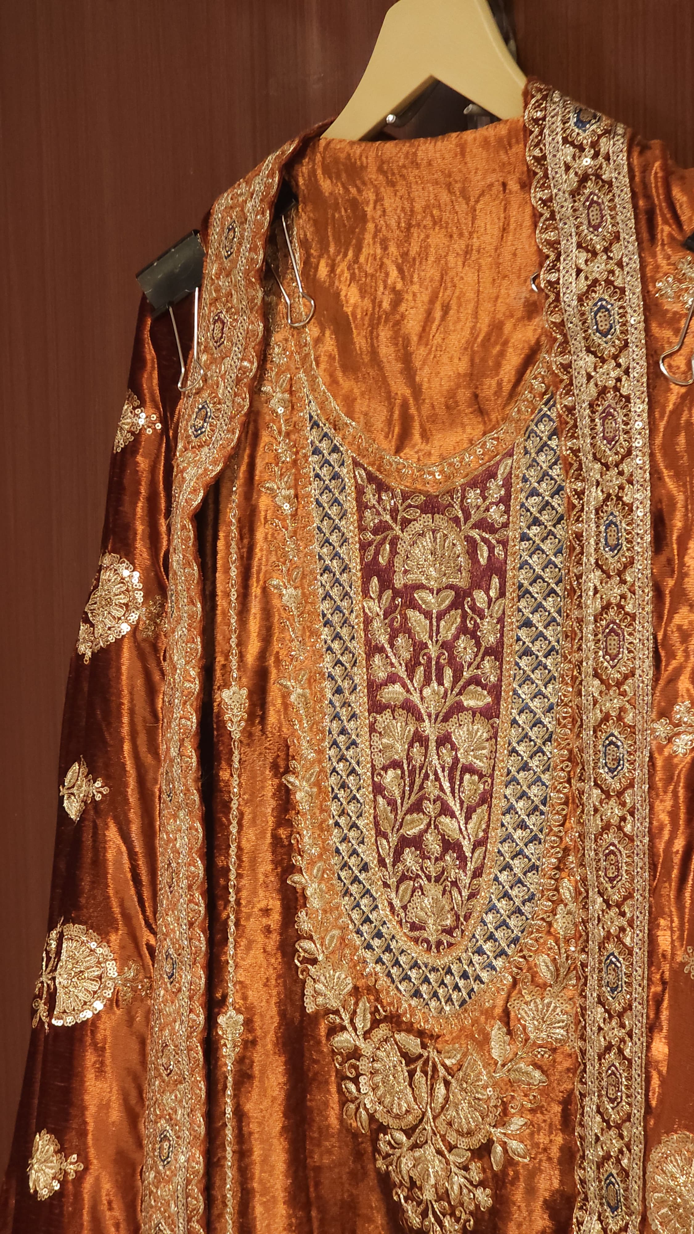 Velvet -Odhni Suit 1.O