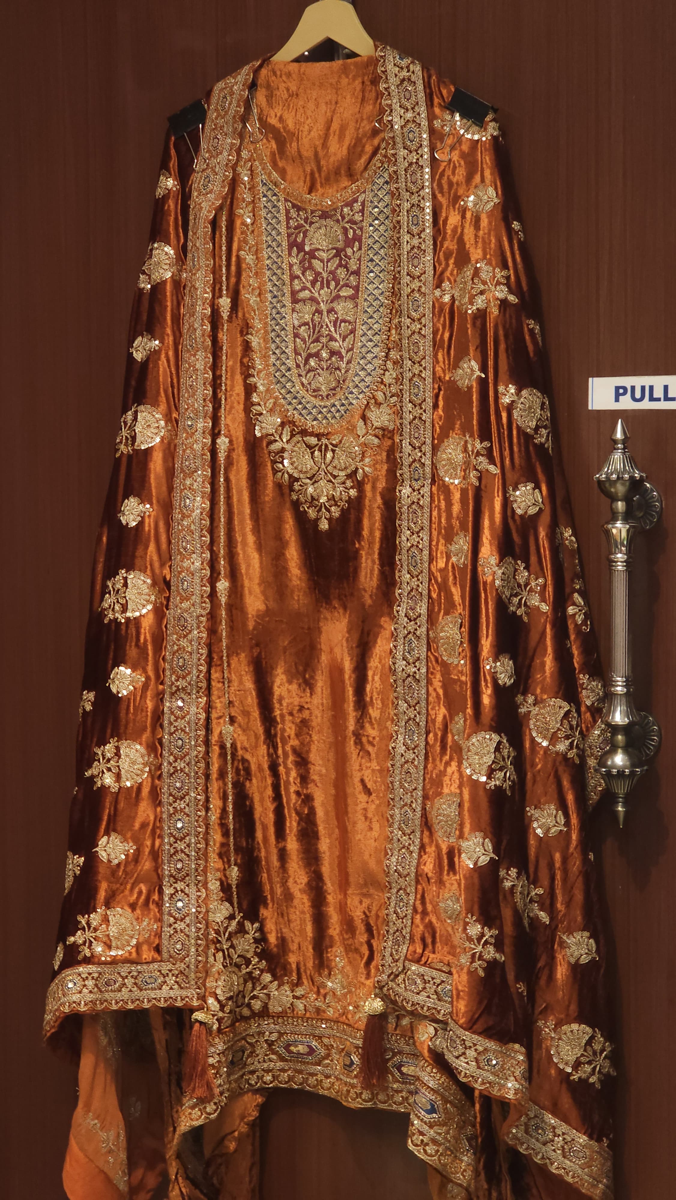 Velvet -Odhni Suit 1.O