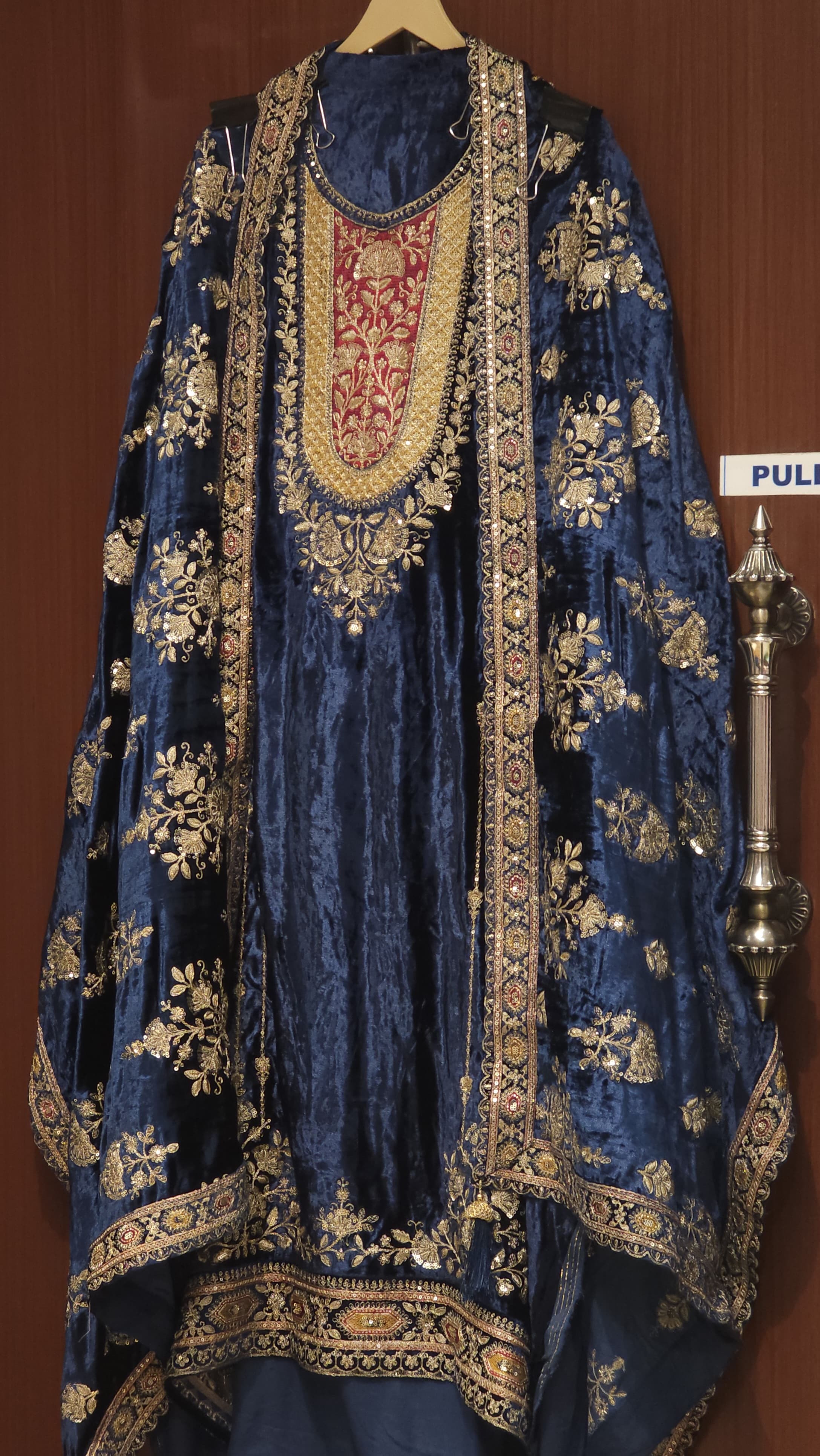 Velvet -Odhni Suit 1.O