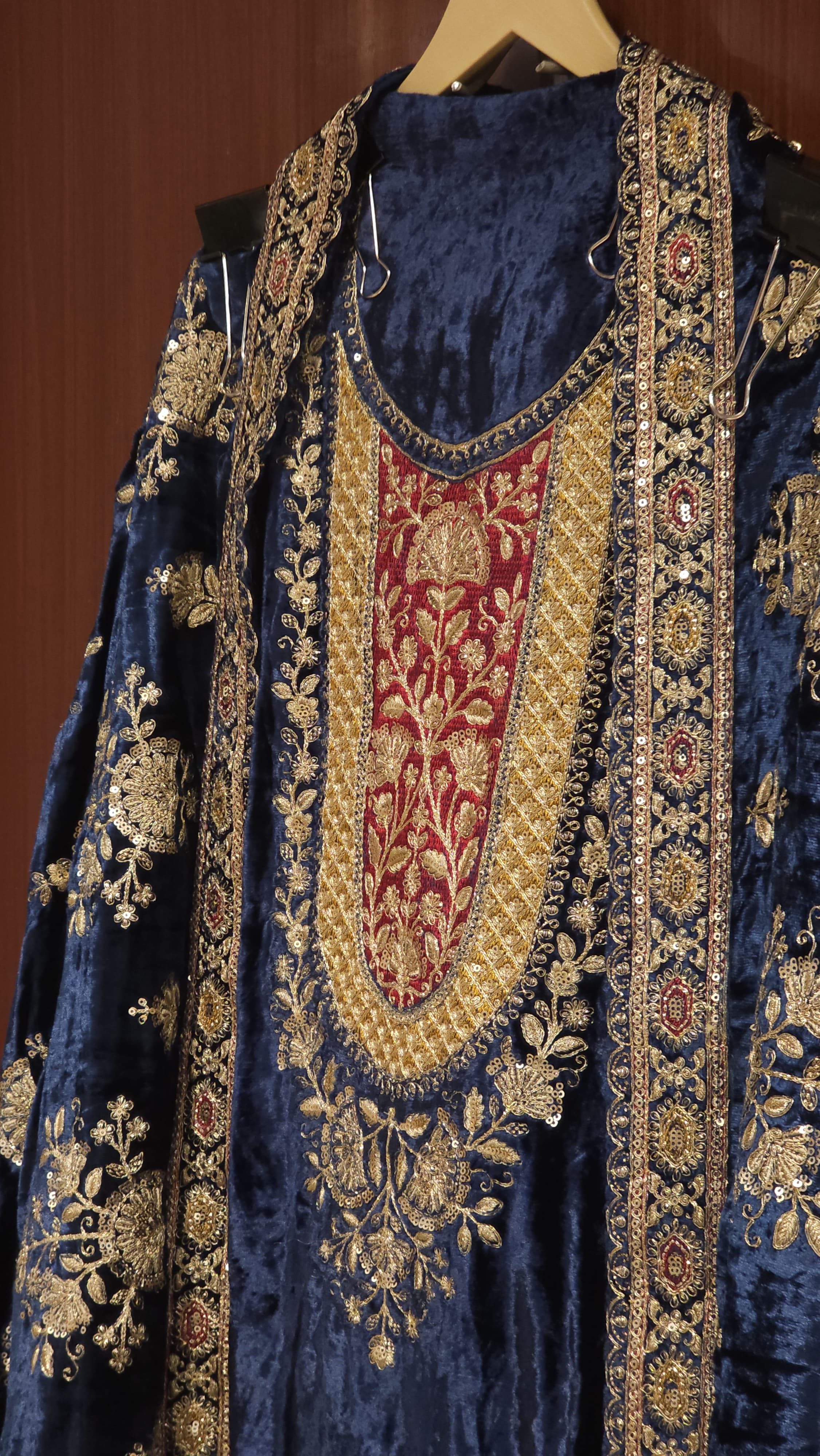 Velvet -Odhni Suit 1.O