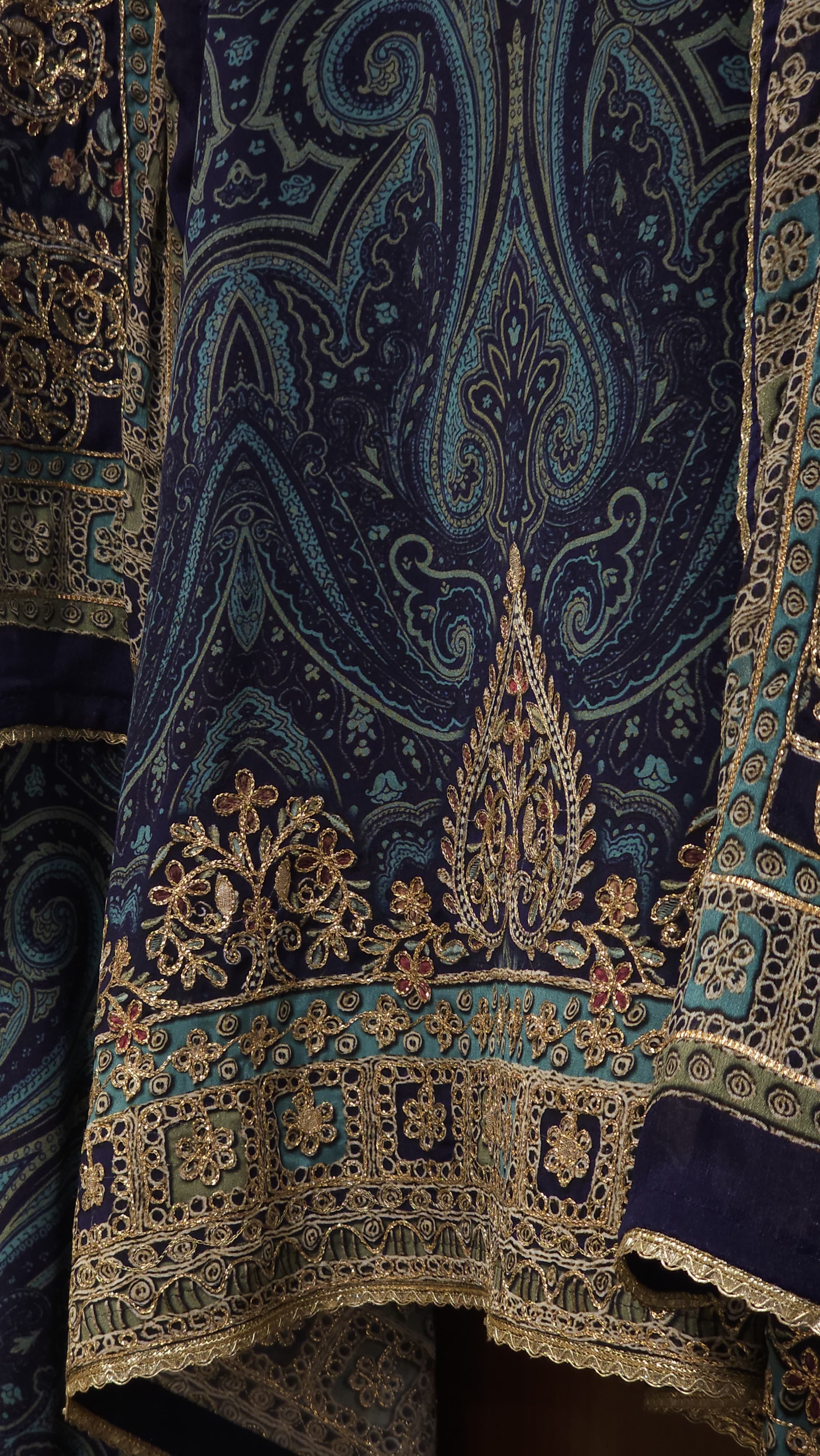 The Royal Kashmiri -Pure Crepe Embroidery Suit