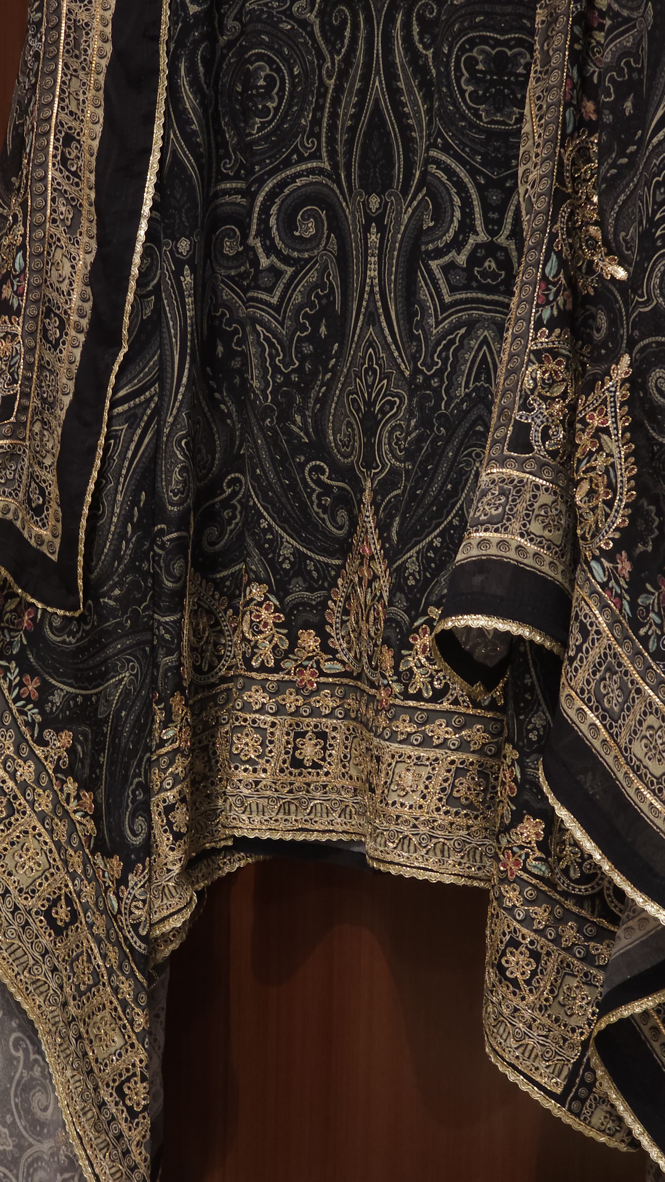 The Royal Kashmiri -Pure Crepe Embroidery Suit