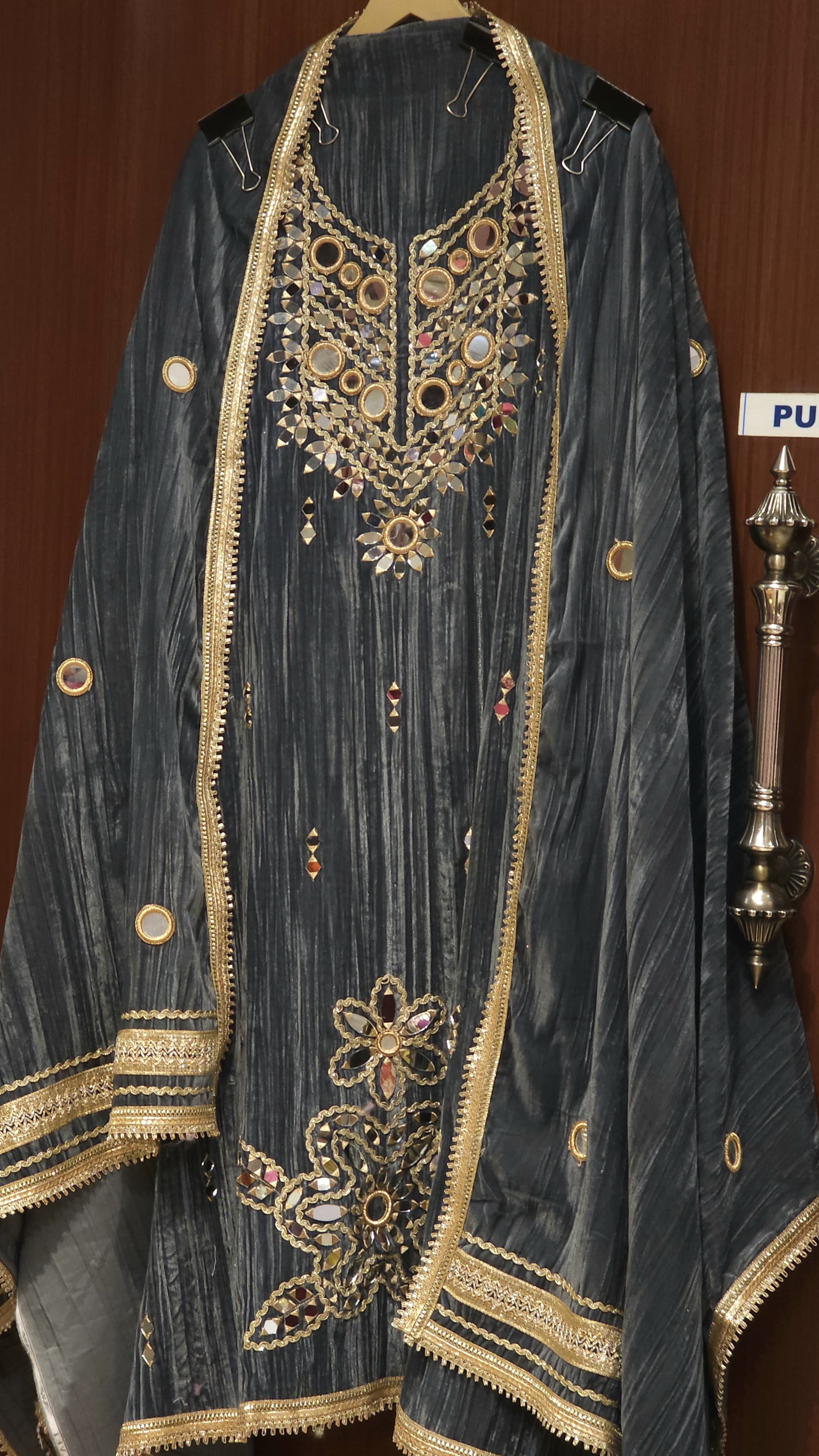 Fluted Velvet Edition in Viral Mirror Assemble