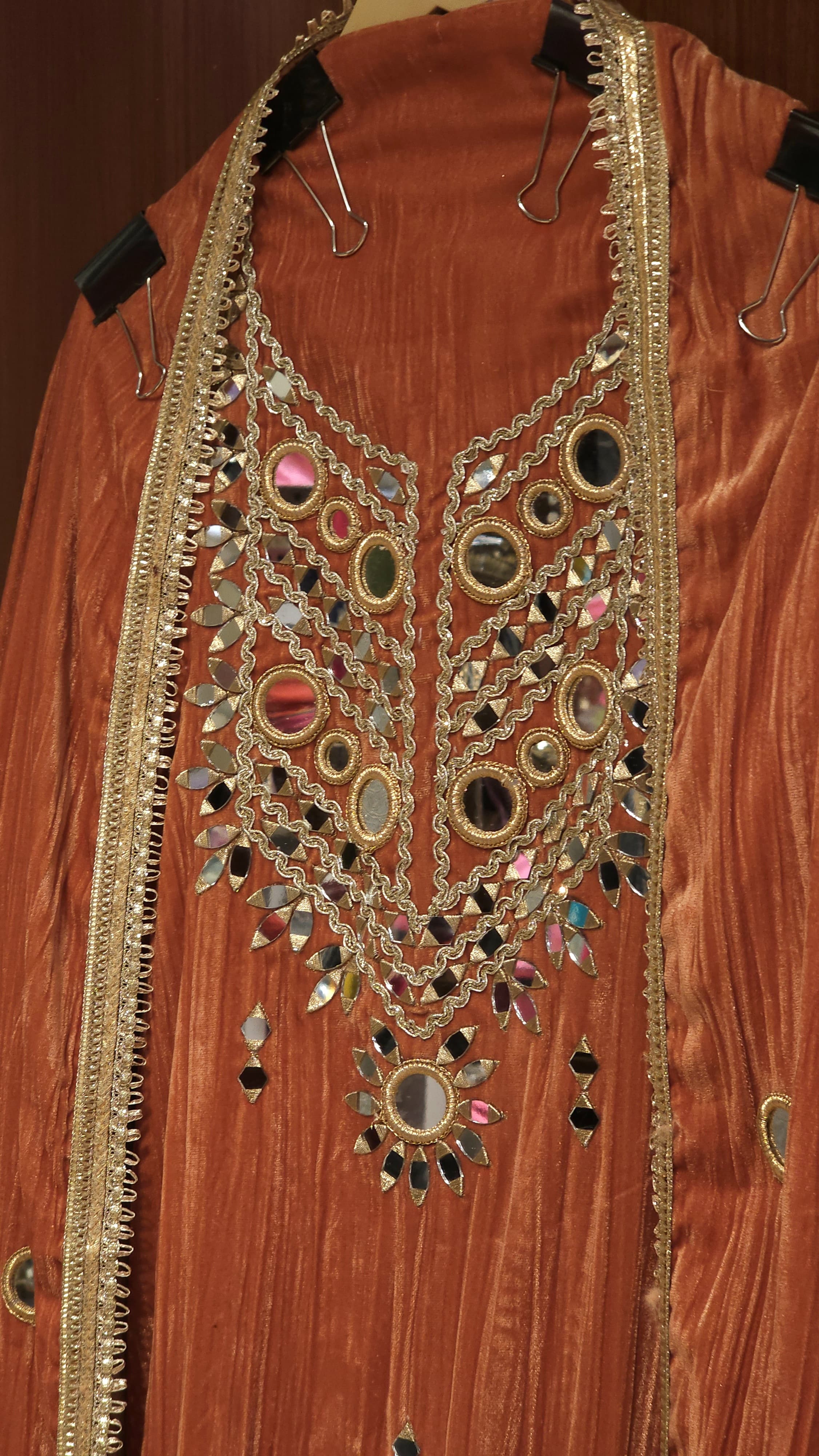 Fluted Velvet Edition in Viral Mirror Assemble