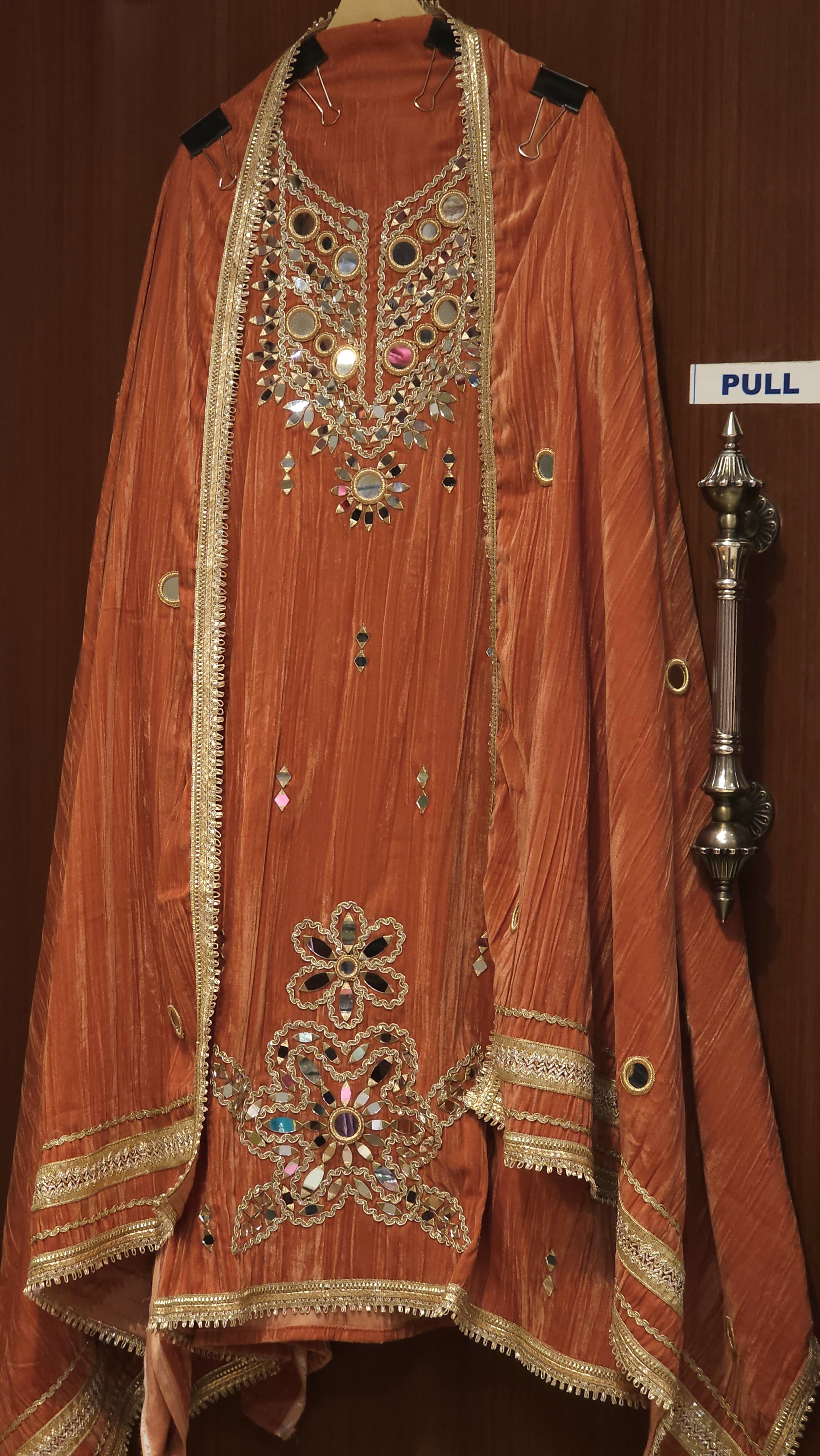 Fluted Velvet Edition in Viral Mirror Assemble