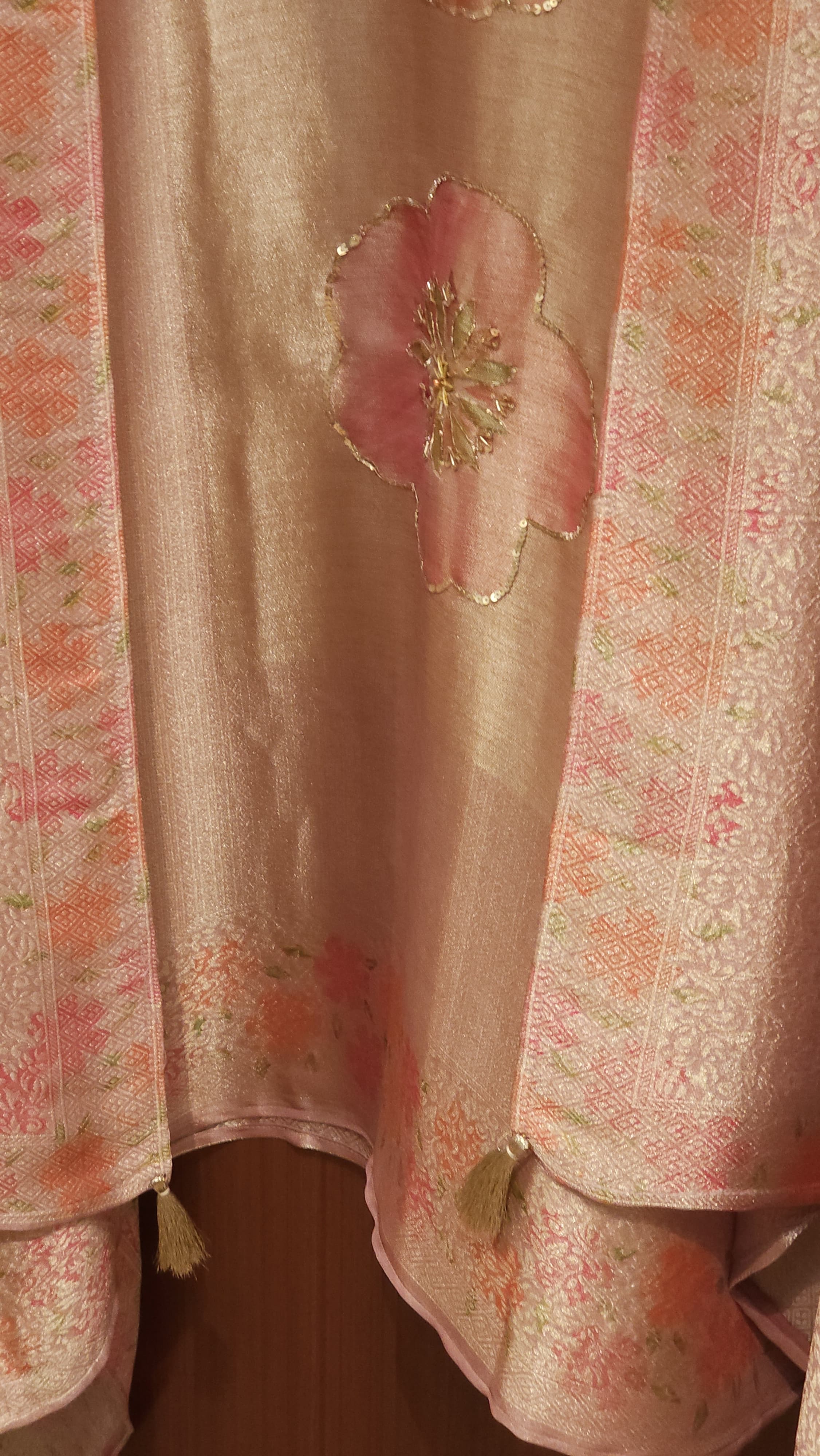 Brocade Silk Suit, Brush-Effect Print Edition ( Elegant handwork)
