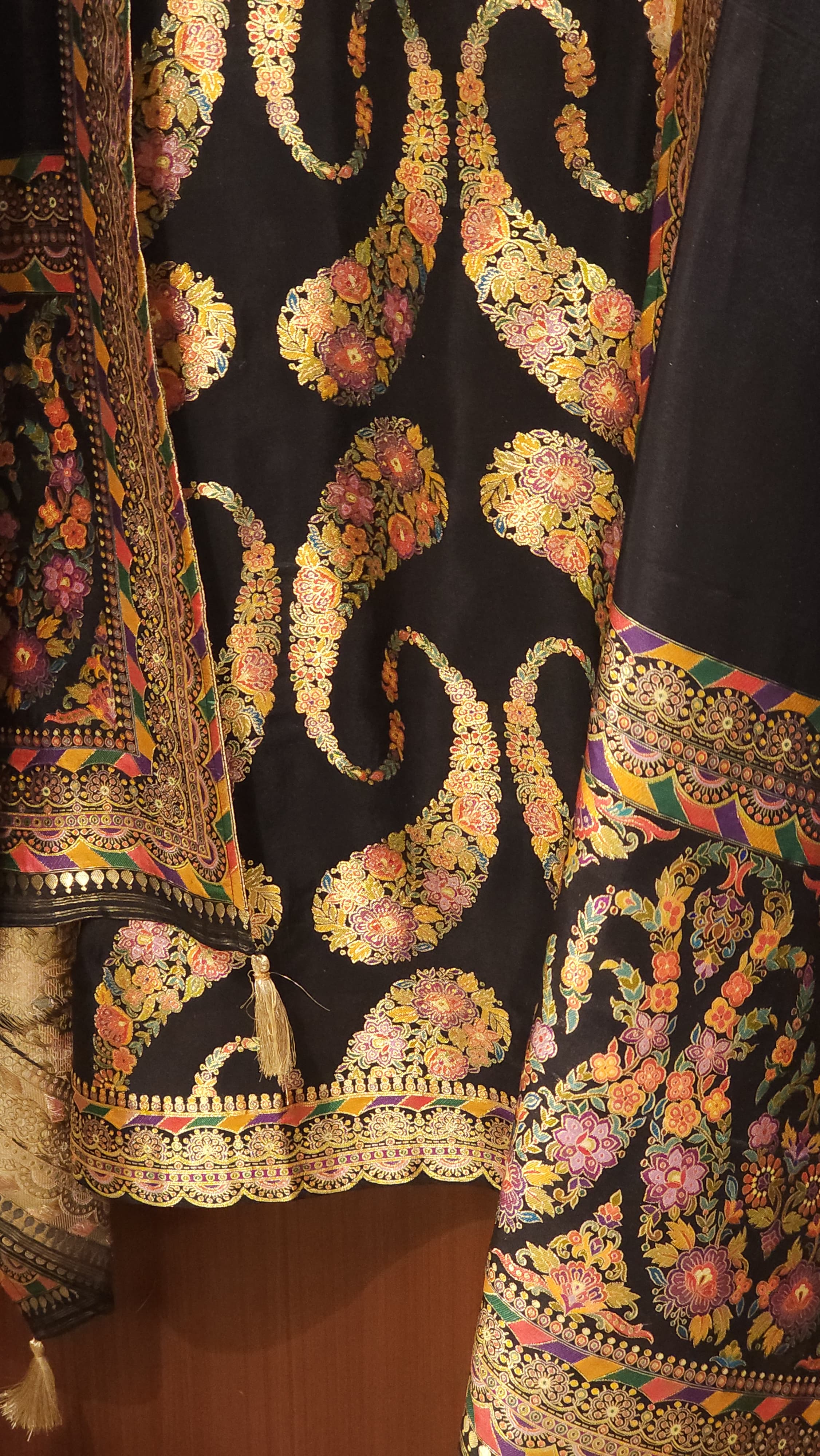 Silk Jacquard Weave suits with Position Printing 5.0