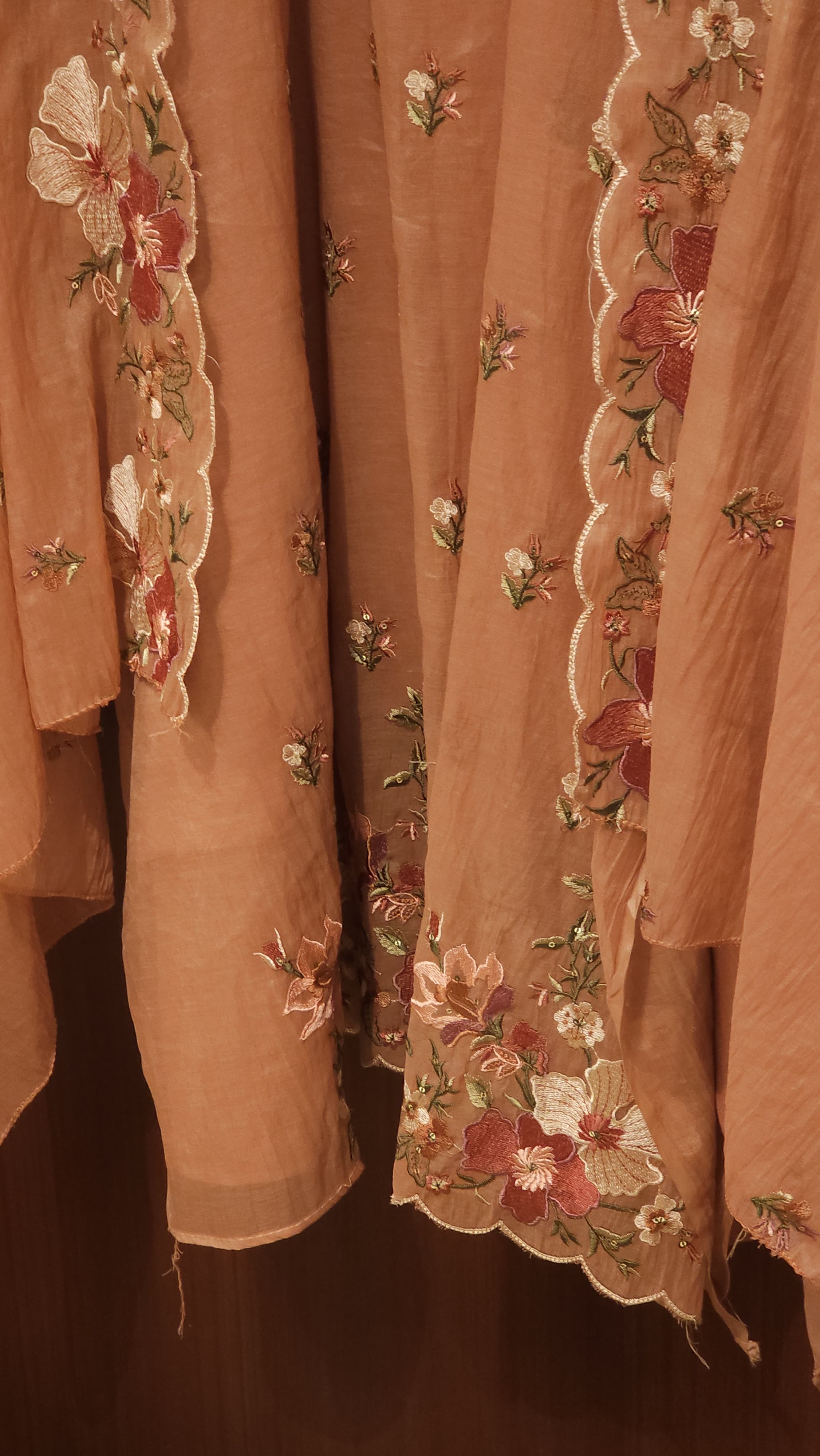 Mul chanderi Suit with Multicolor Thread Work