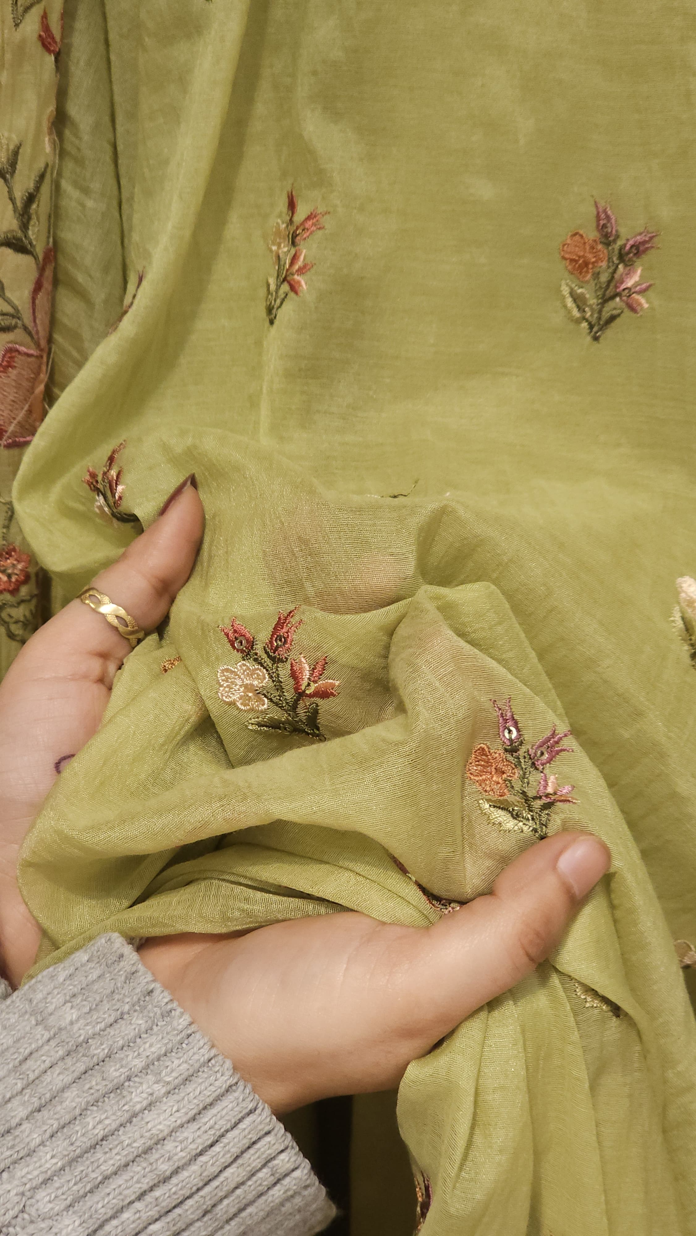 Mul chanderi Suit with Multicolor Thread Work