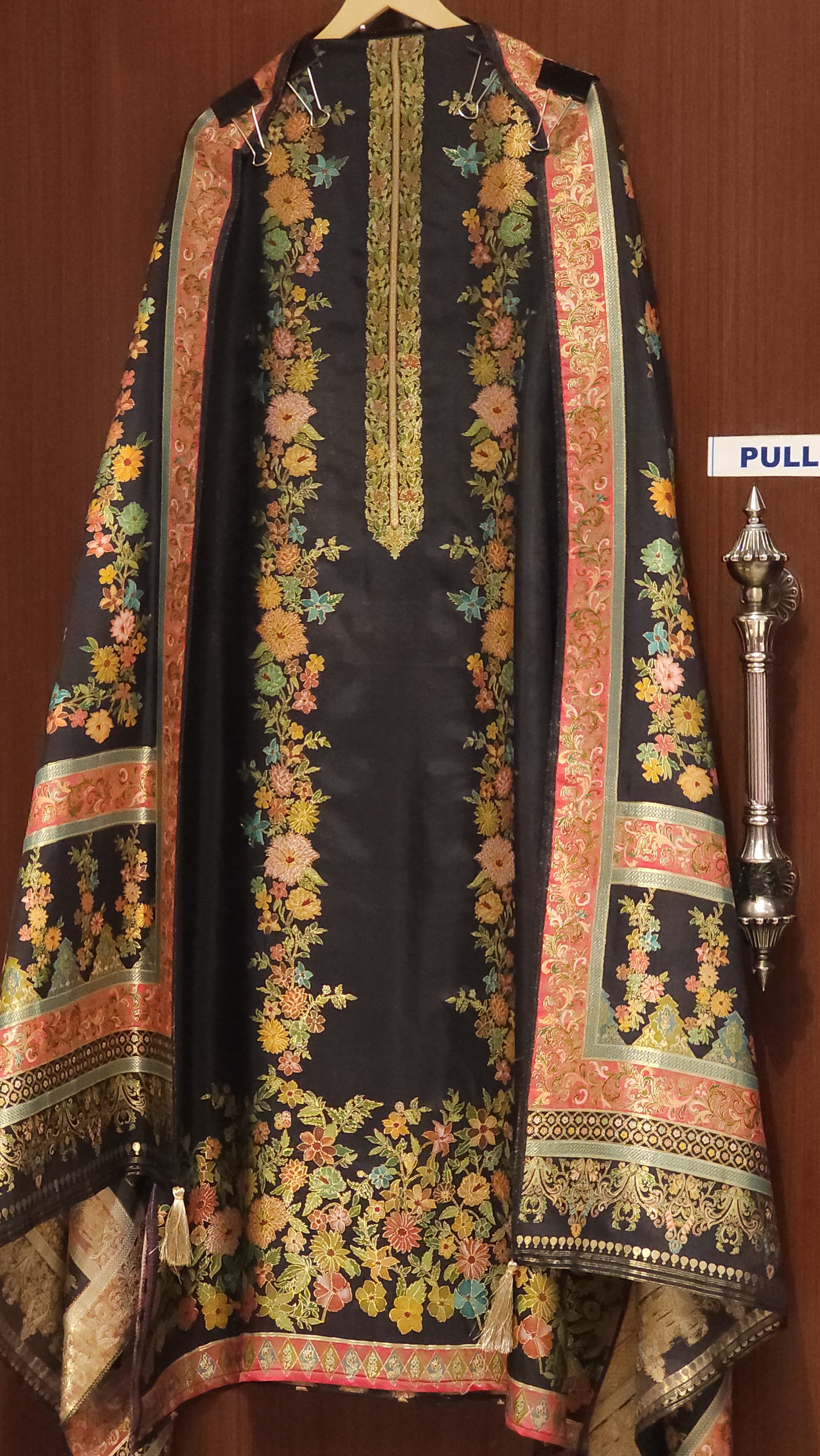 Silk Jacquard Weave suits with Position Printing 6.O