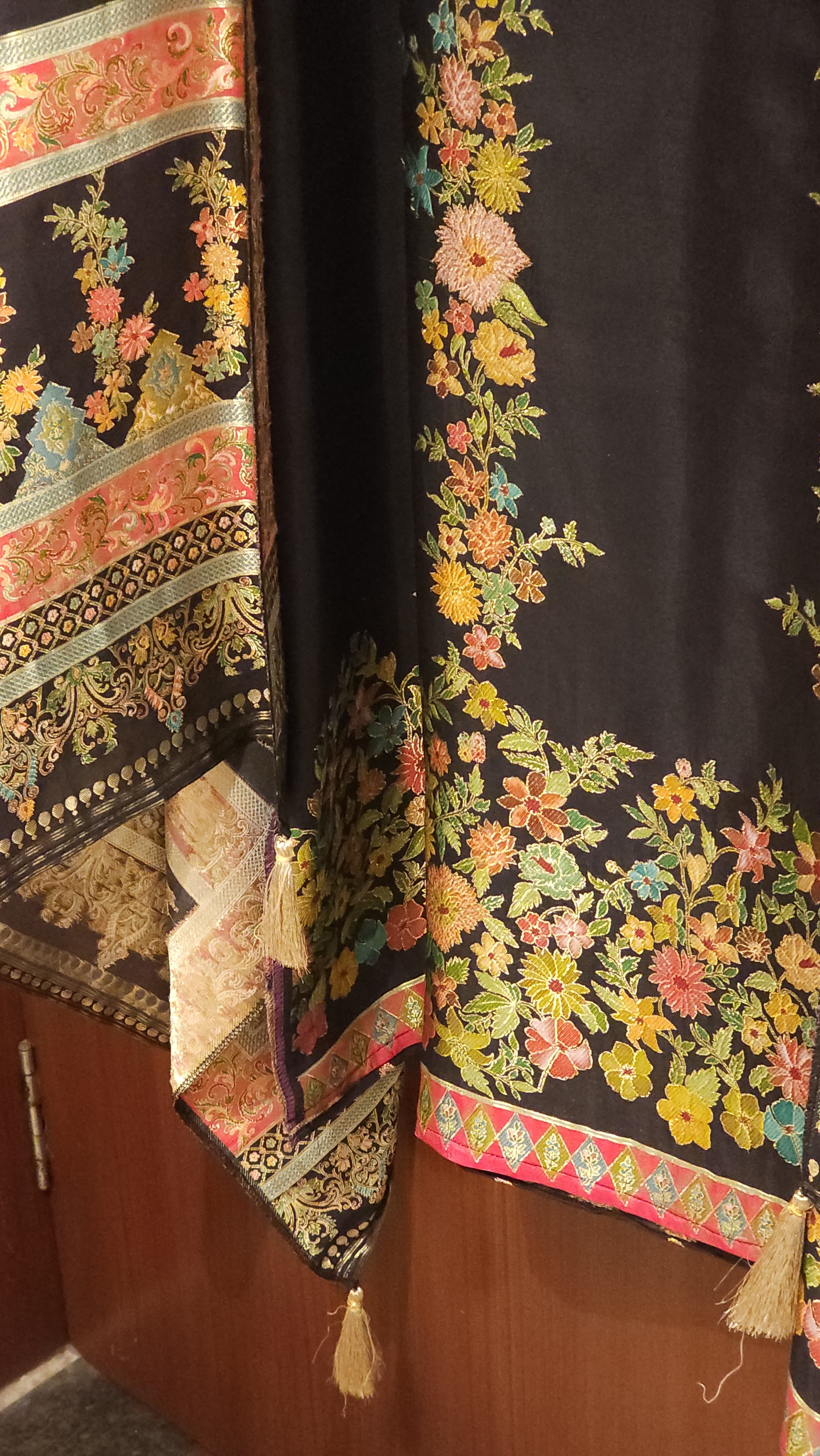 Silk Jacquard Weave suits with Position Printing 6.O