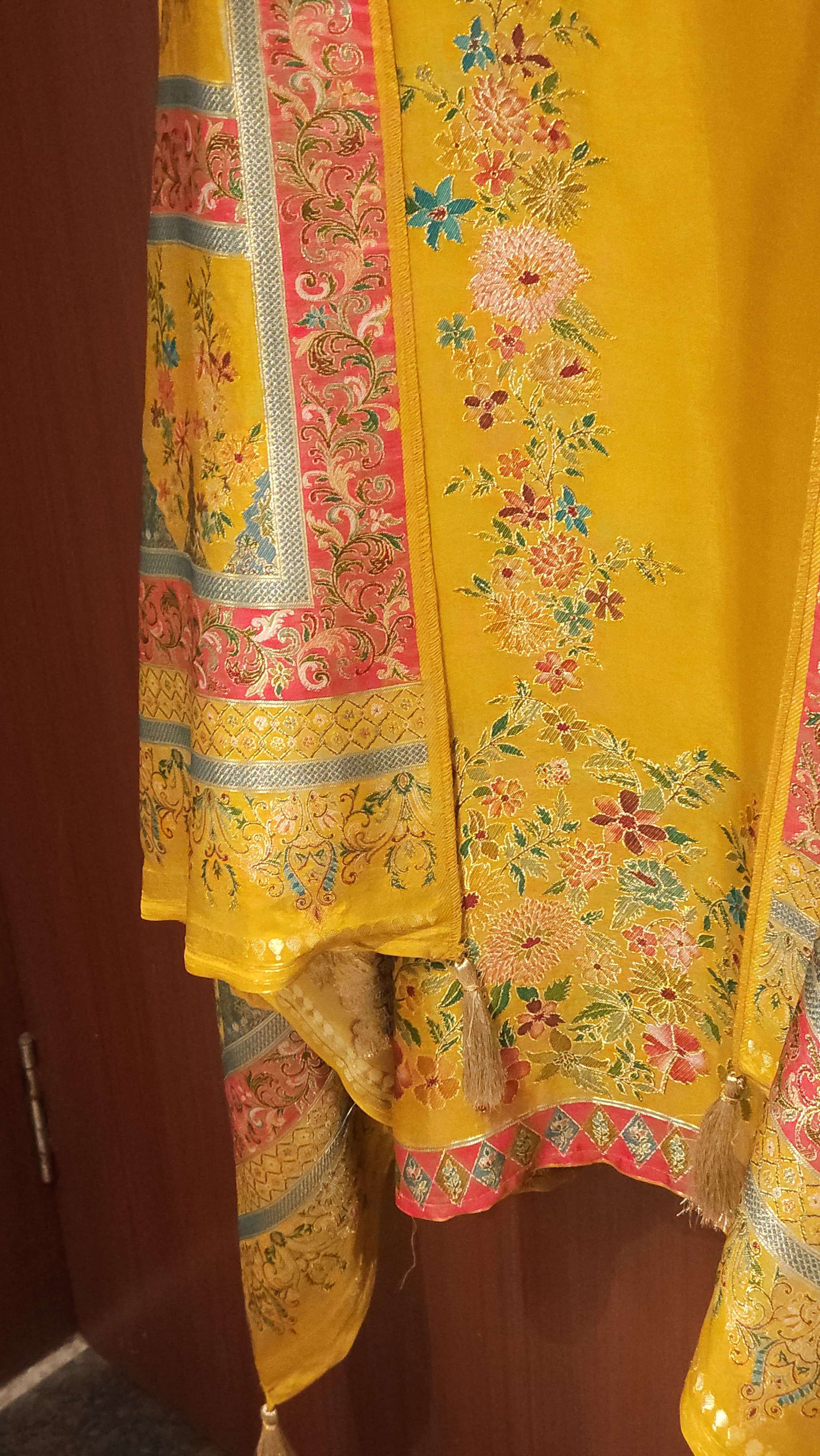 Silk Jacquard Weave suits with Position Printing 6.O