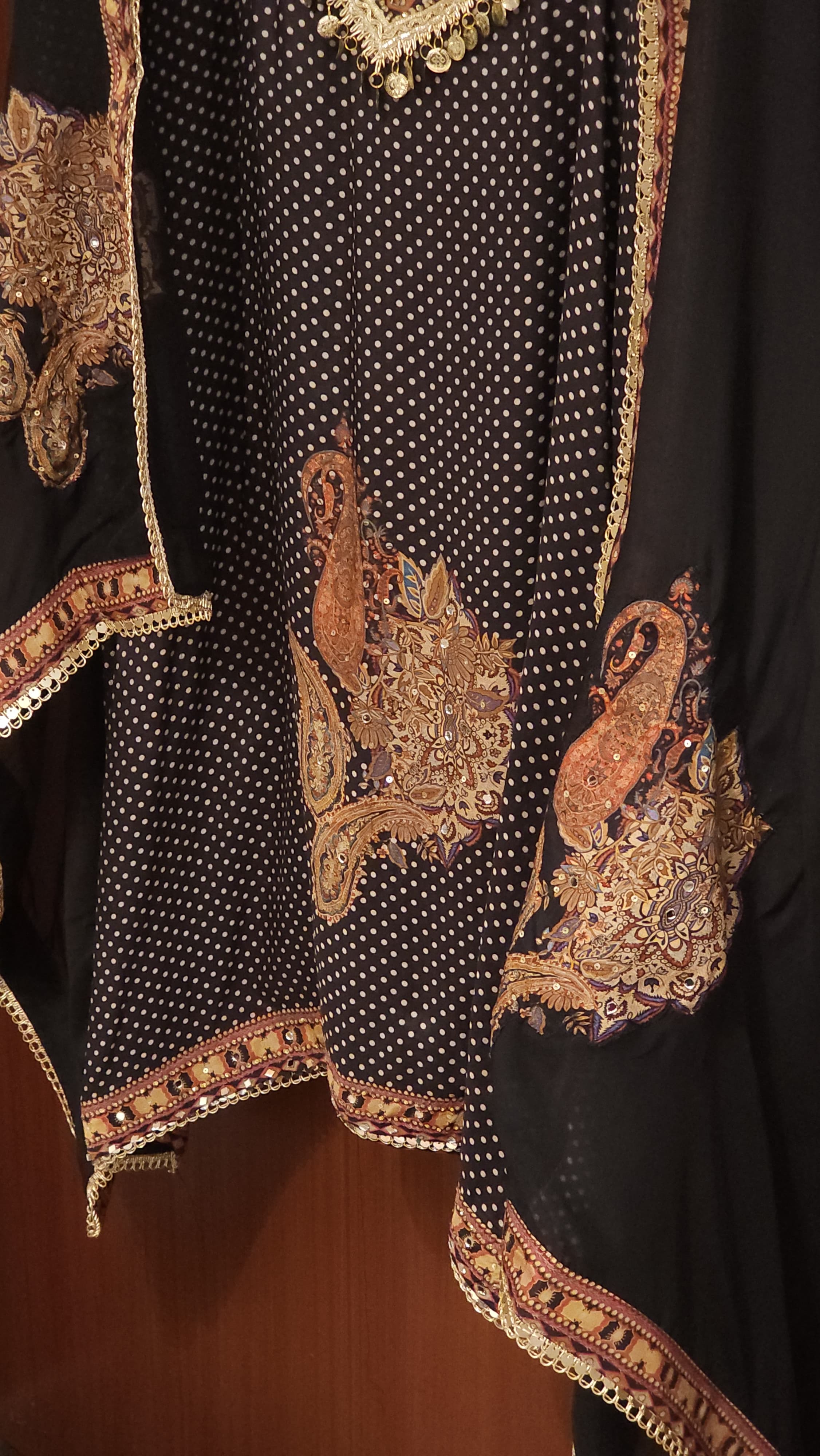 Pakistani Polka Dot Pure Muslin Suit with Organza Dupatta