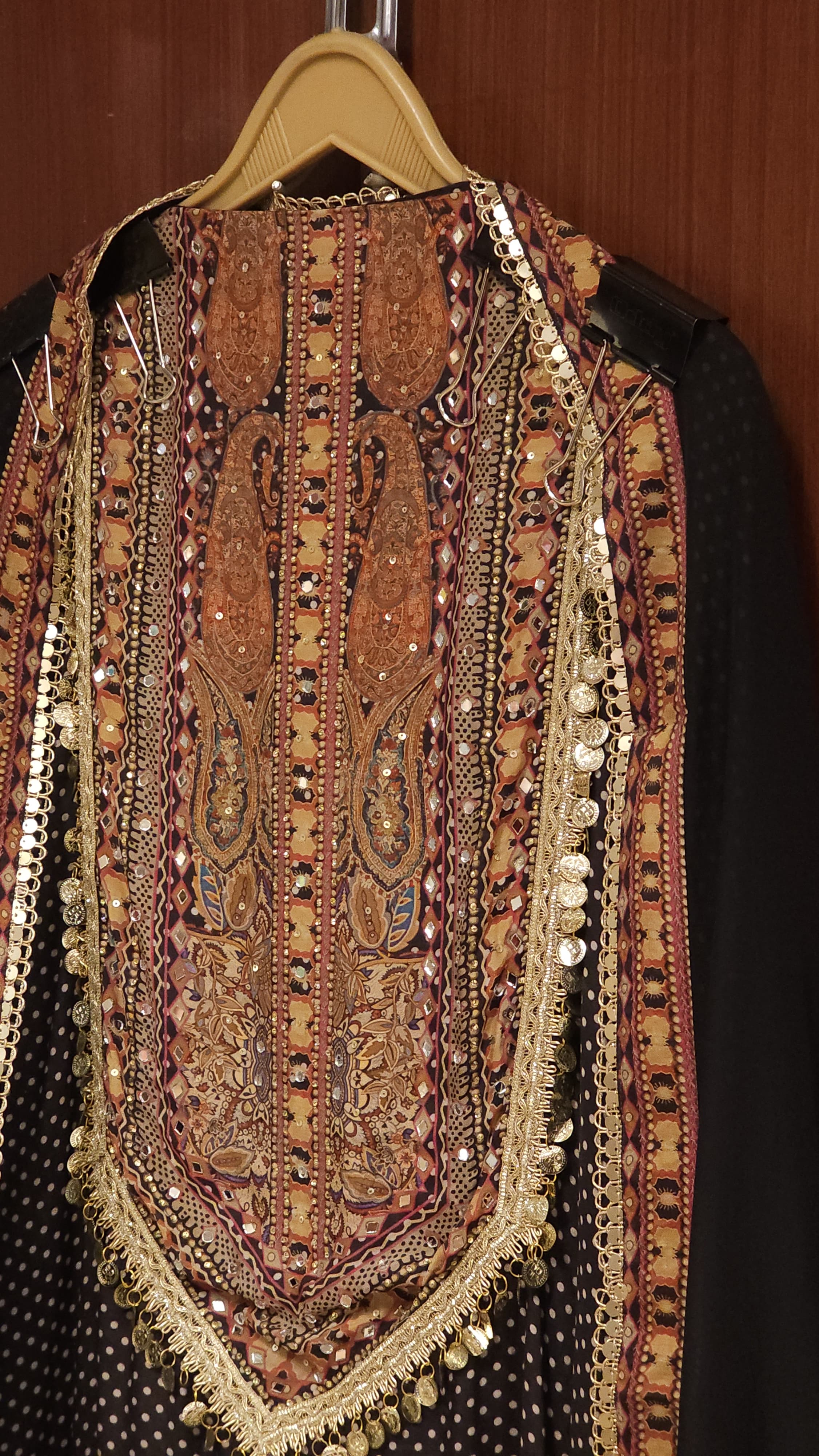 Pakistani Polka Dot Pure Muslin Suit with Organza Dupatta