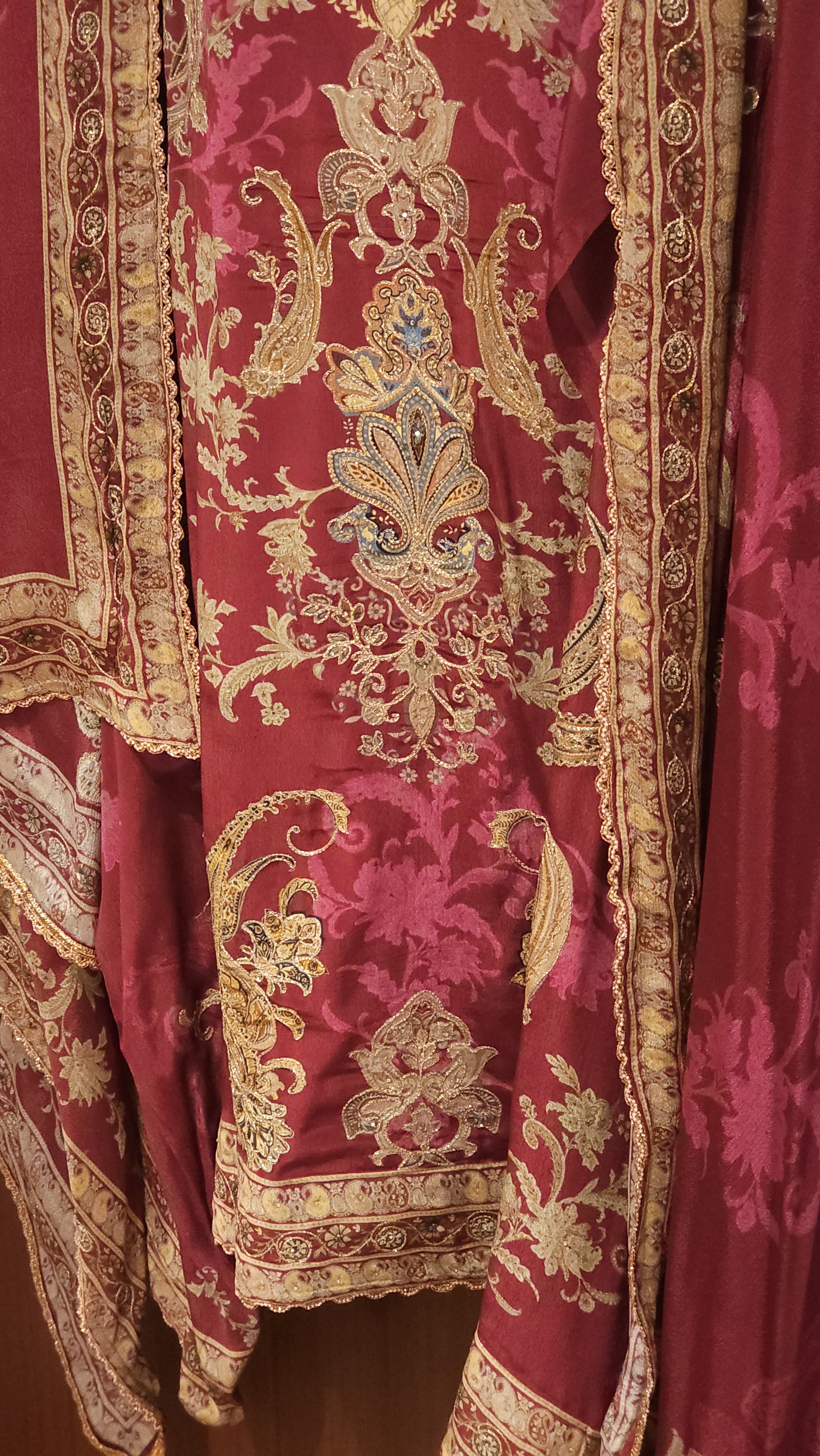 Pakistani Pure Crepe Suit- Grand Embroidered Dupatta