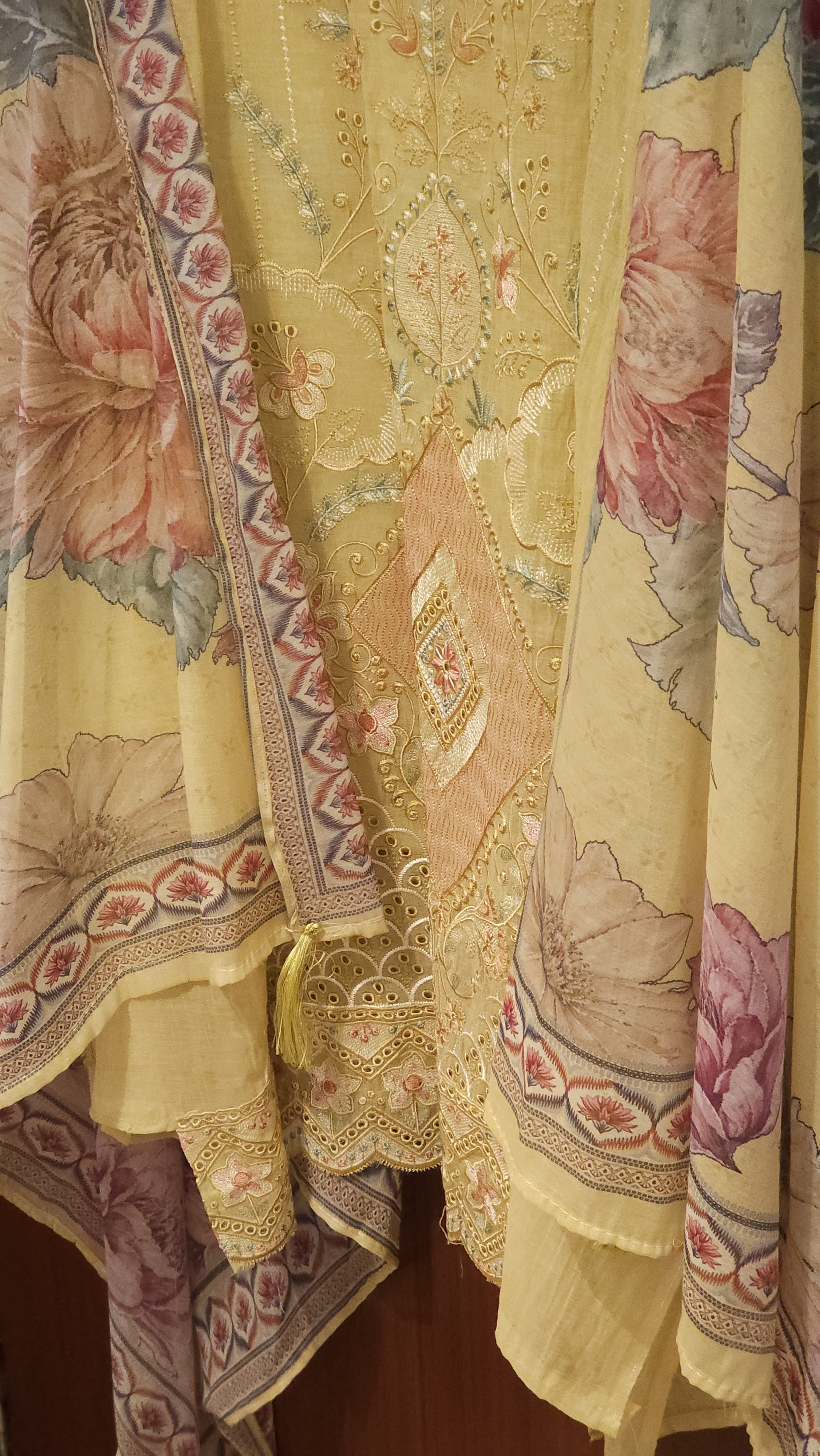 Mul Cotton Suit featuring cutwork & multicolor thread embroidery