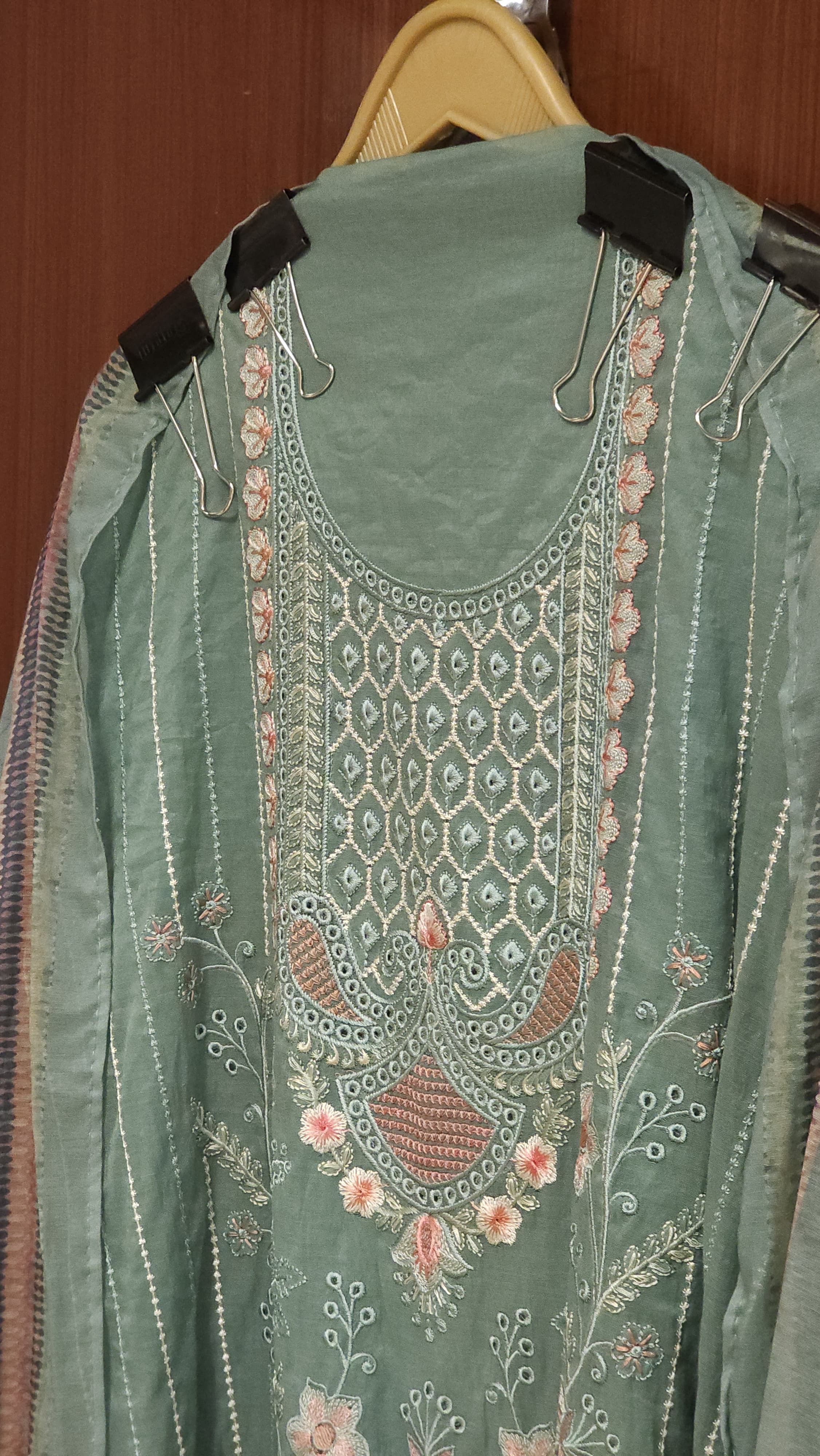 Mul Cotton Suit featuring cutwork & multicolor thread embroidery