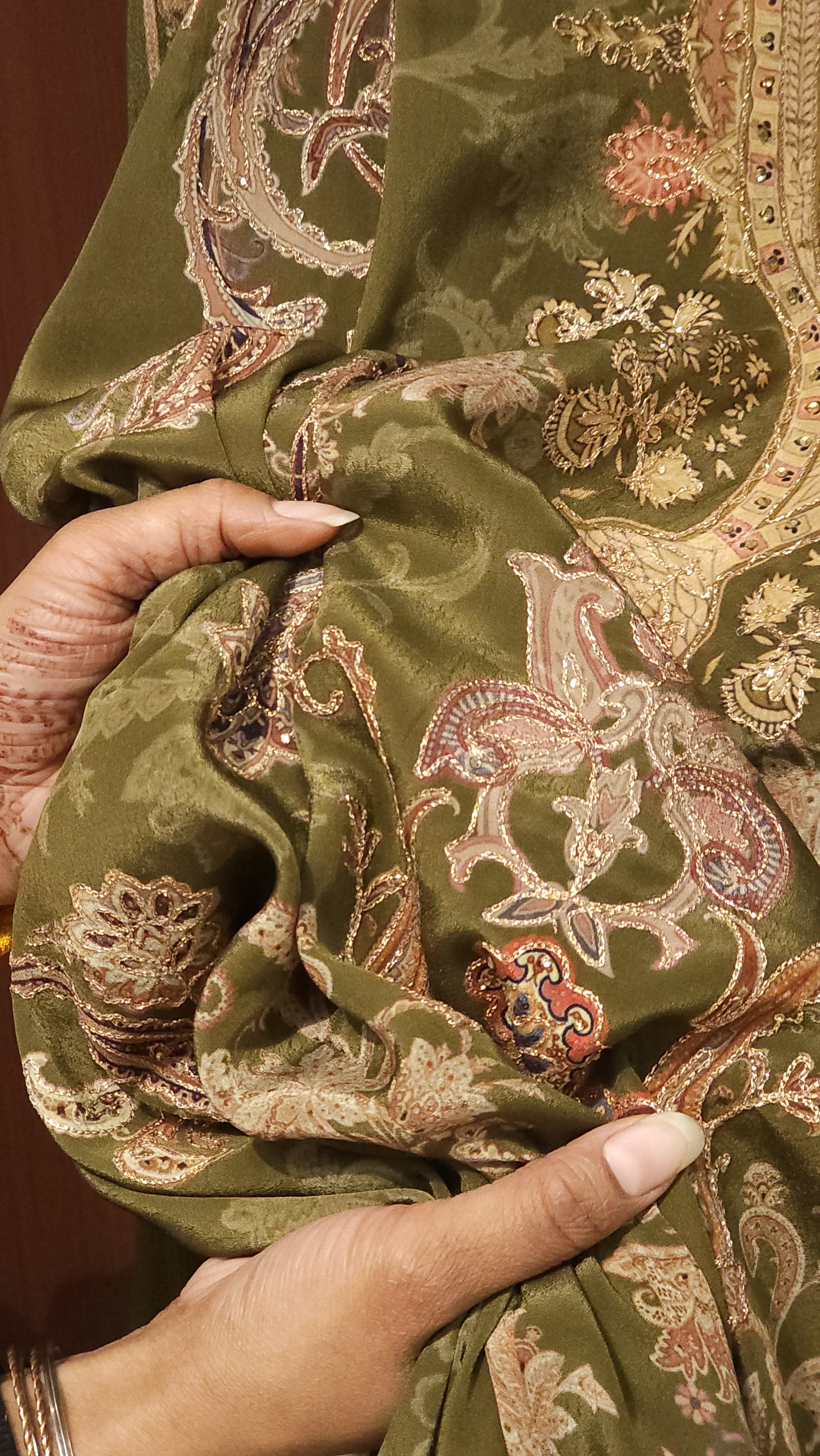 Pakistani Pure Crepe Suit- Grand Embroidered Dupatta