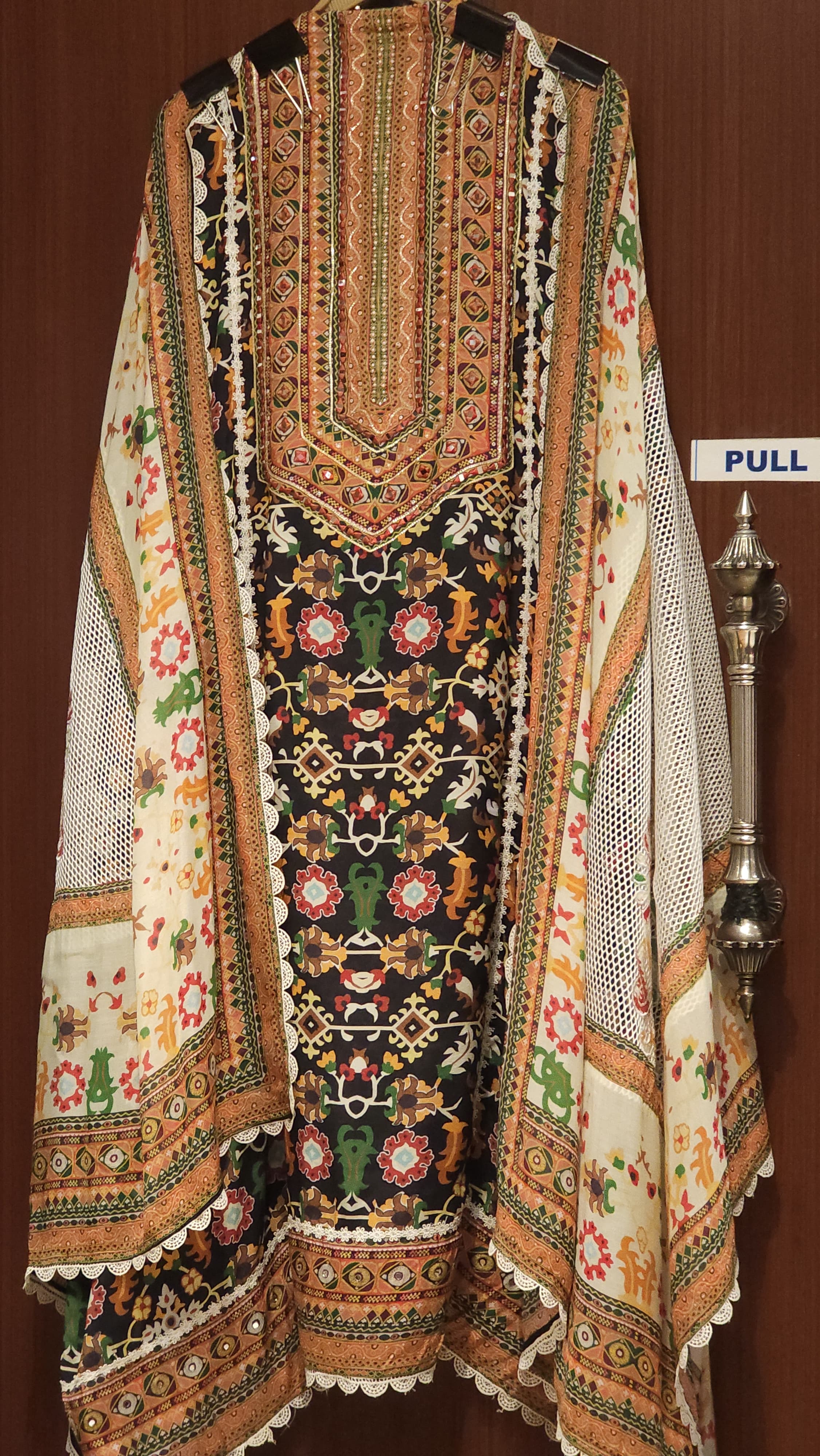 Patola Prints x Muslin – Karachi Jaali in Dupatta