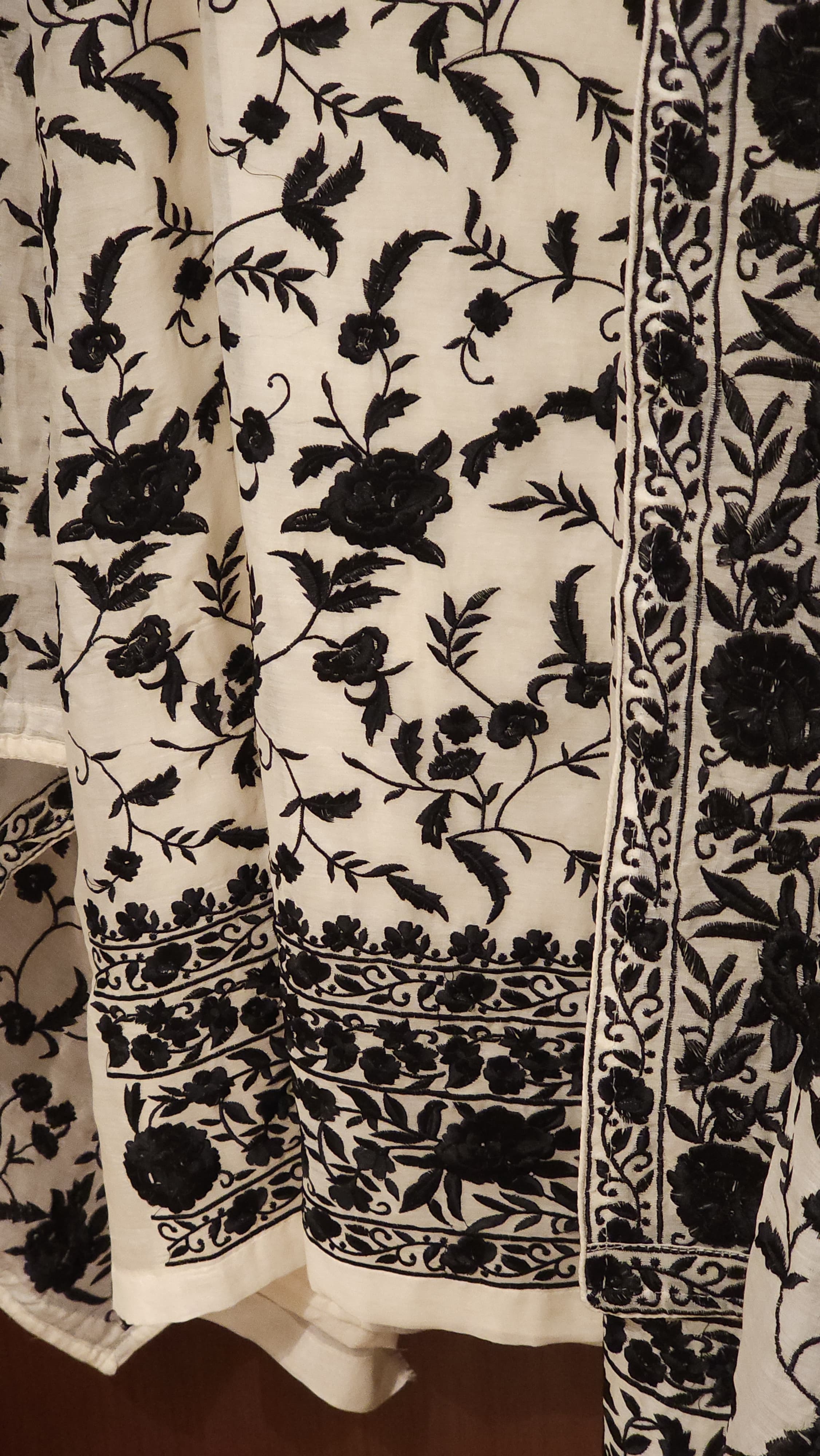 Pure Mul Cotton Parsi Embroidery- Monochrome Edit