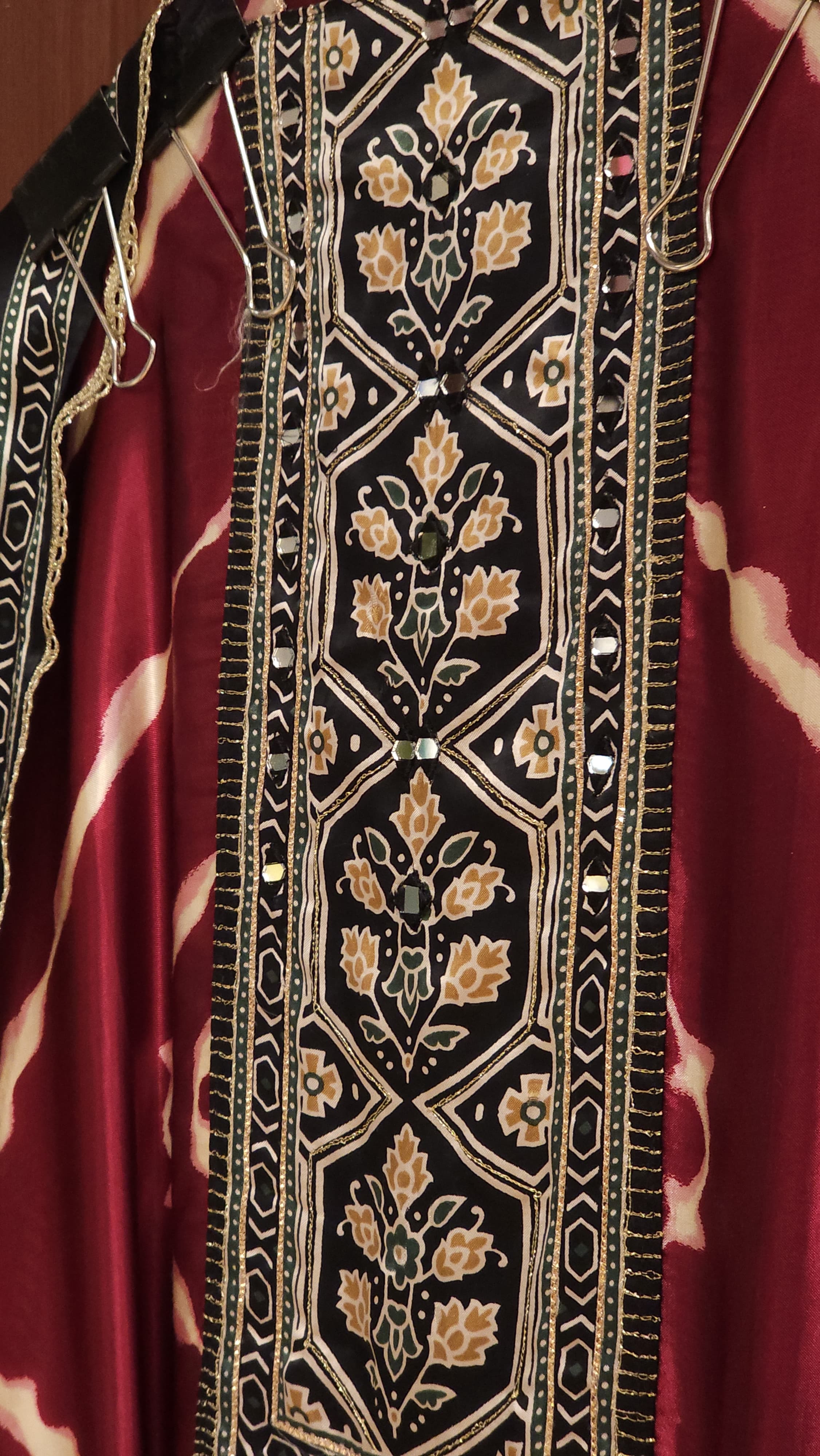 Gajji Silk 7.O with Ajrakh Bandhani Fusion Prints