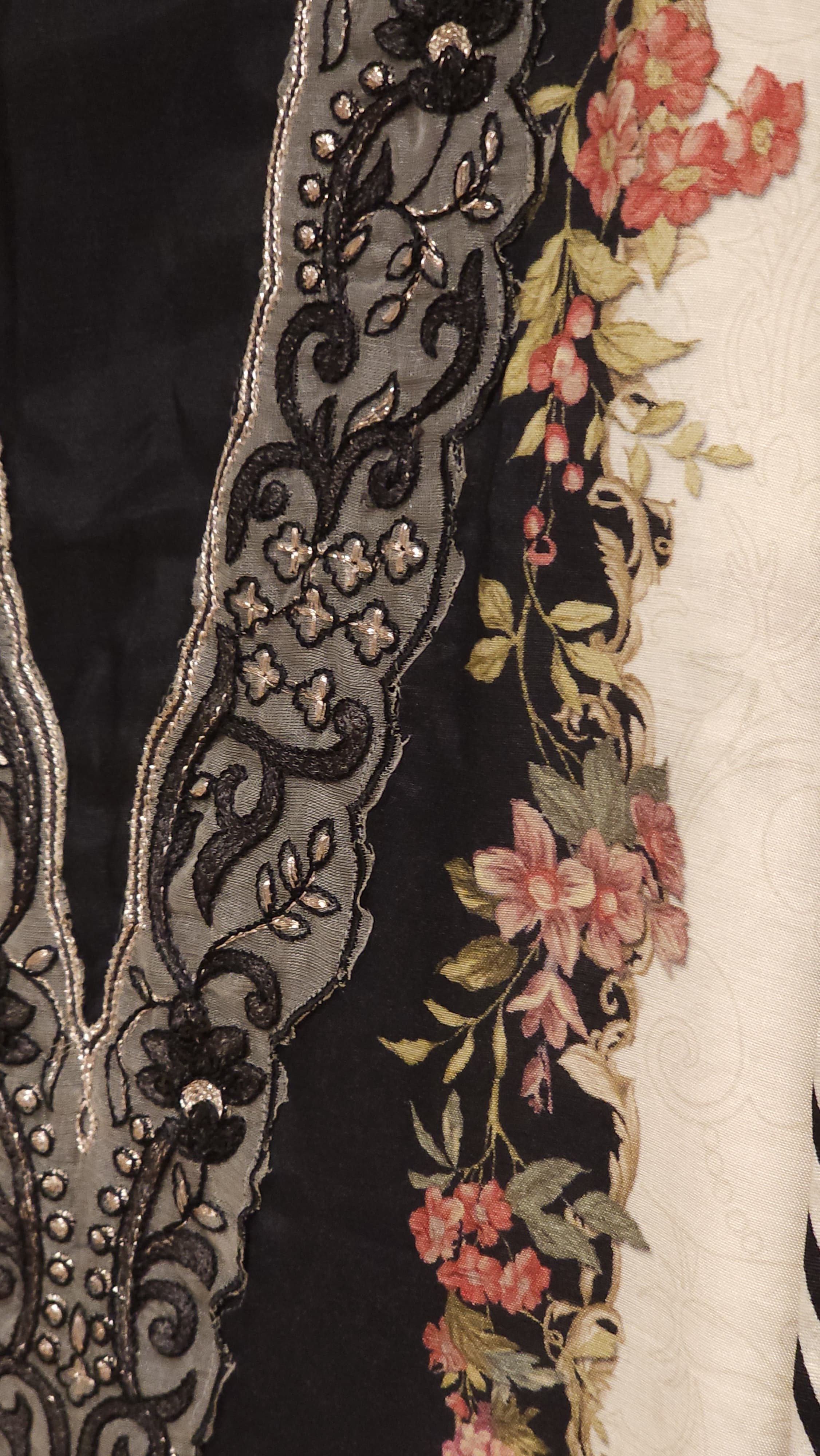 Pakistani Style Pure Muslin Suit in 2 Reverse Shades